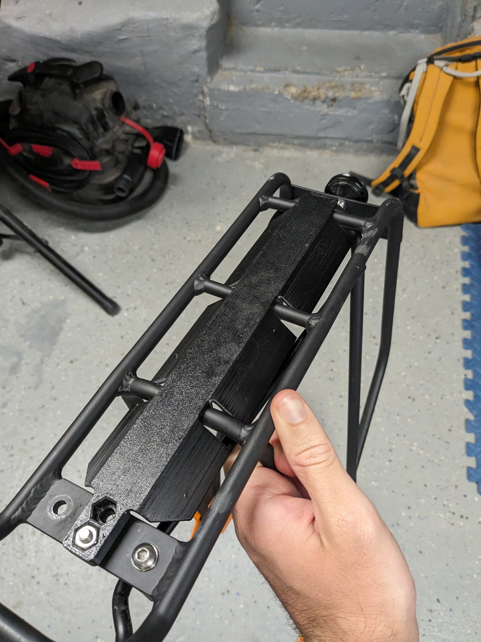 Cản sau Snap-On cho giá đỡ xe đạp Axiom Streamliner Disk DLX