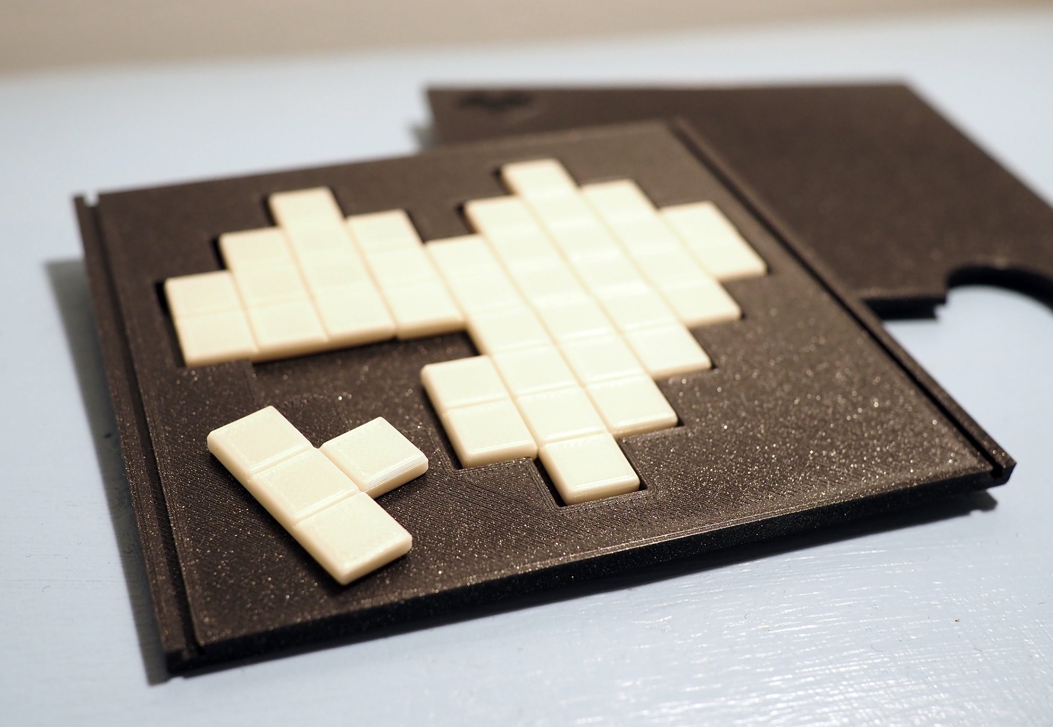 Câu đố trái tim Tetris trong hộp quà