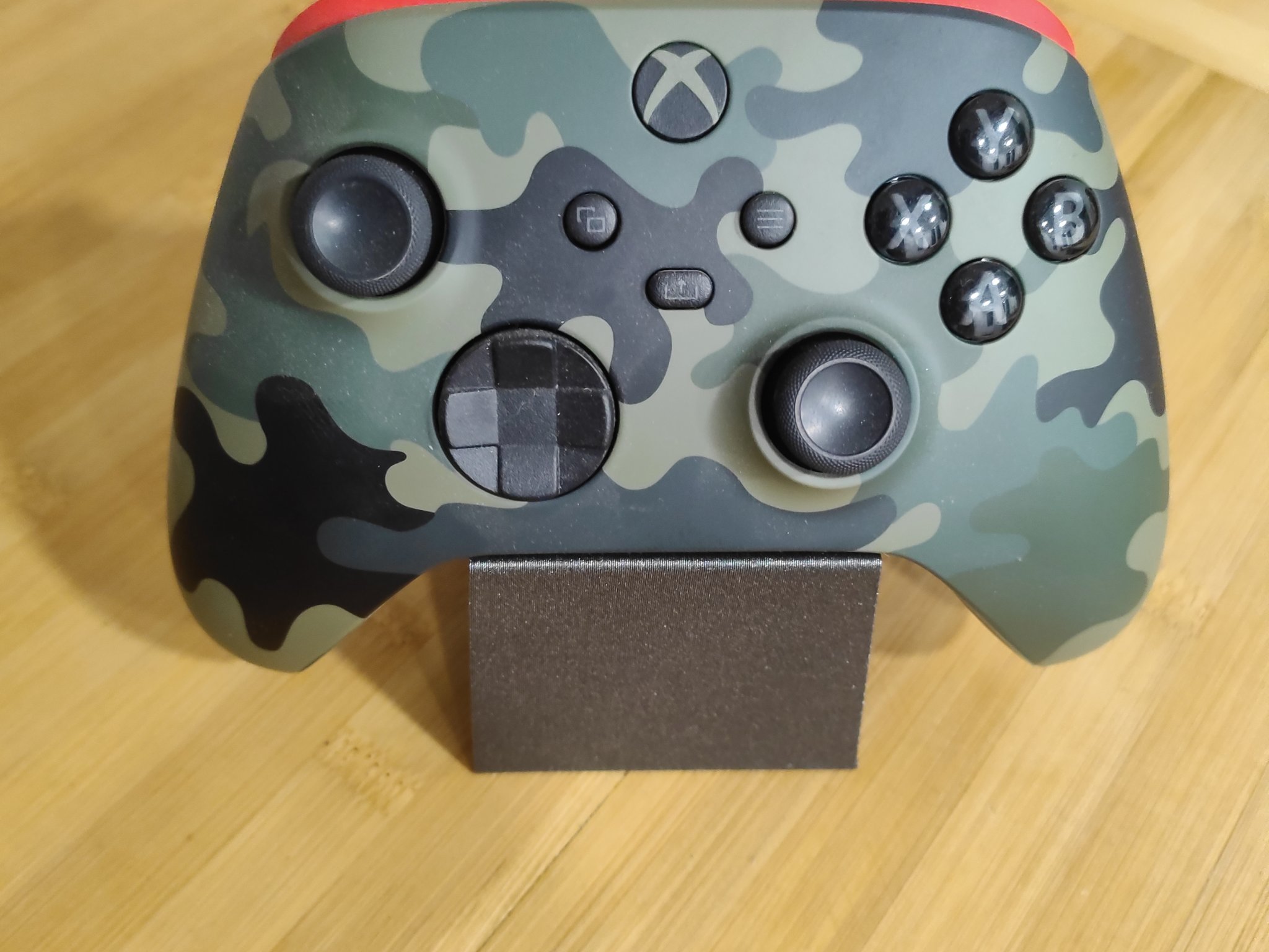 **Bộ điều khiển Xbox hỗ trợ chơi game**