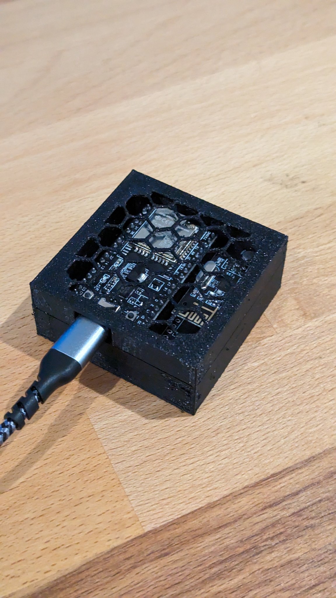 Vỏ cho bo mạch mở DTU AllianceApps PCB - ESP32 đến NRF24L01+