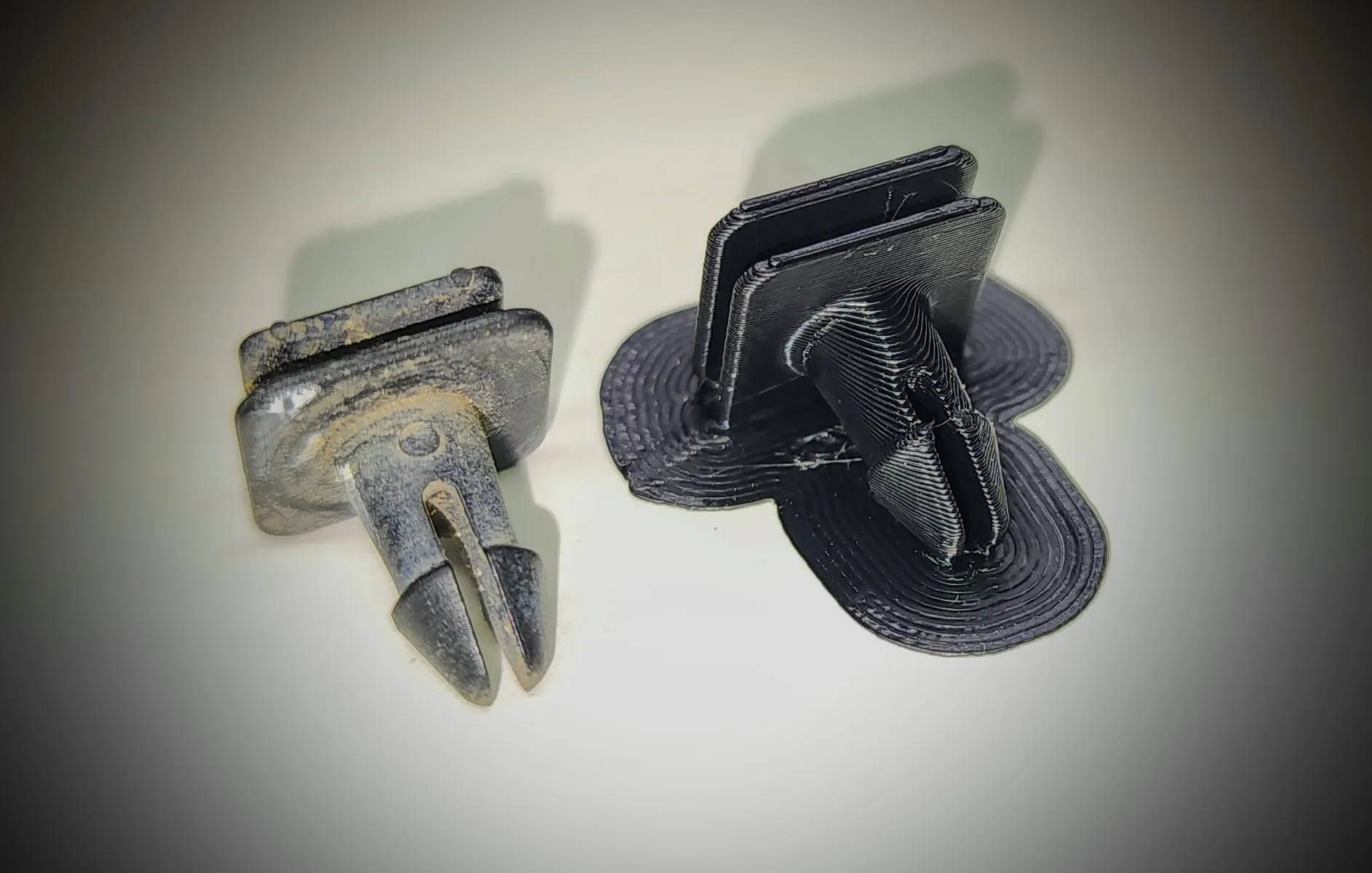 Clip giữ đèn pha cho Diahatsu Hijet S110P