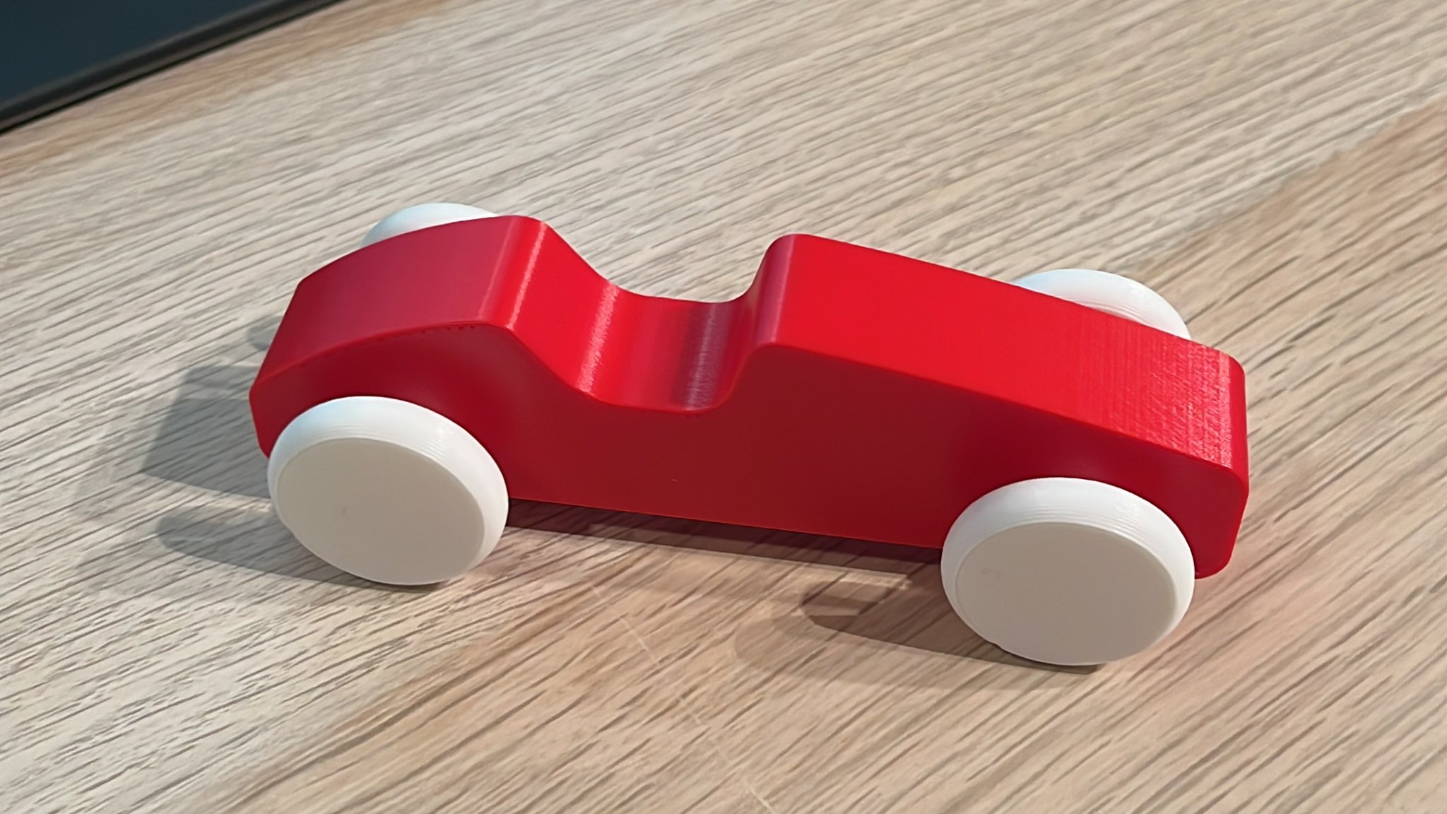 Xe hơi nhỏ cần lắp ráp từ 7 bộ phận