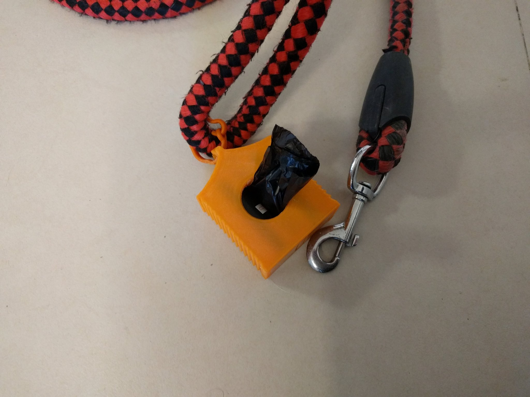 Máy phân phát túi phân hình nhà vệ sinh cho thú cưng