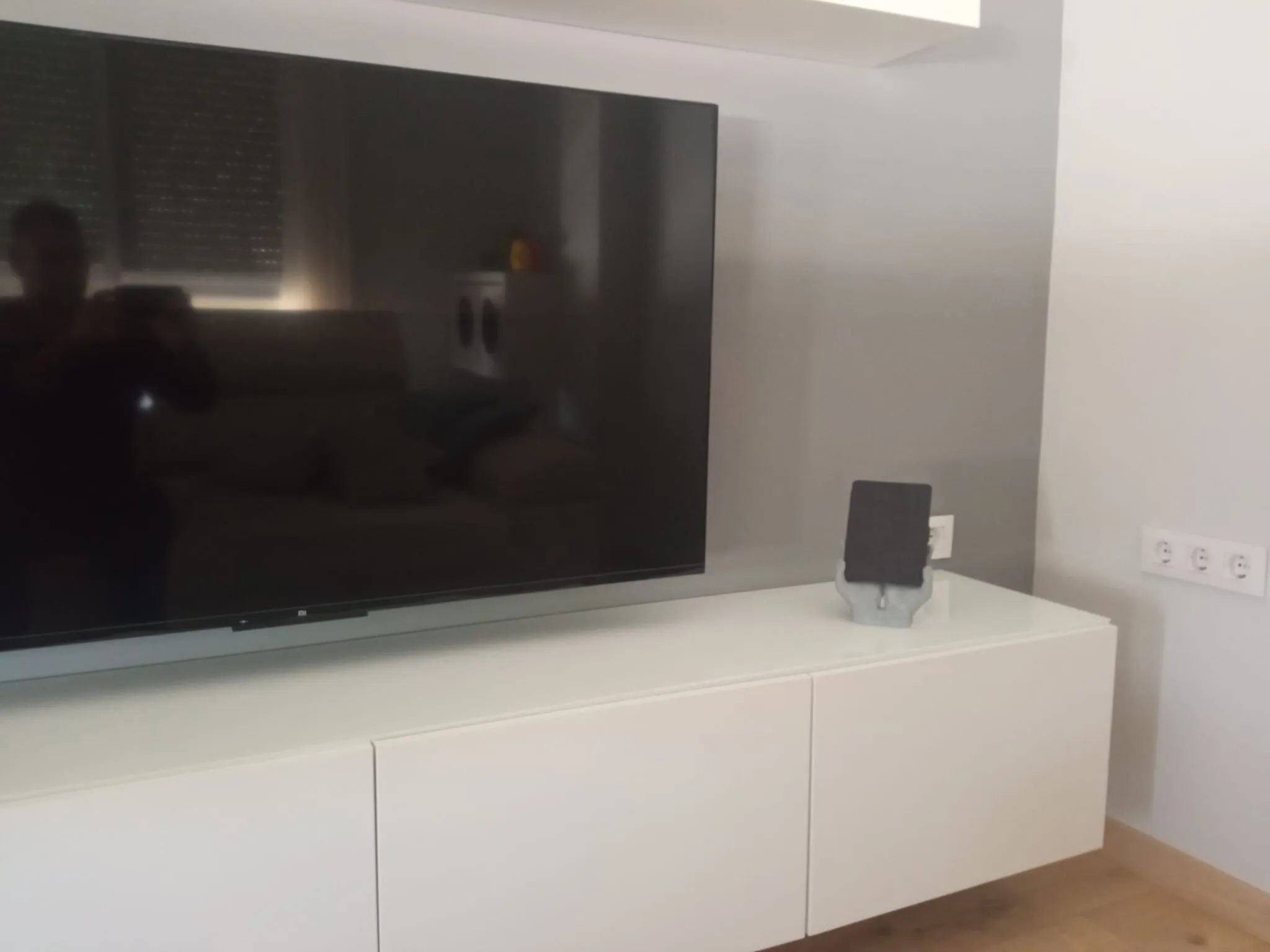 Giá đỡ tay low poly cho Kindle, tablet và điện thoại di động