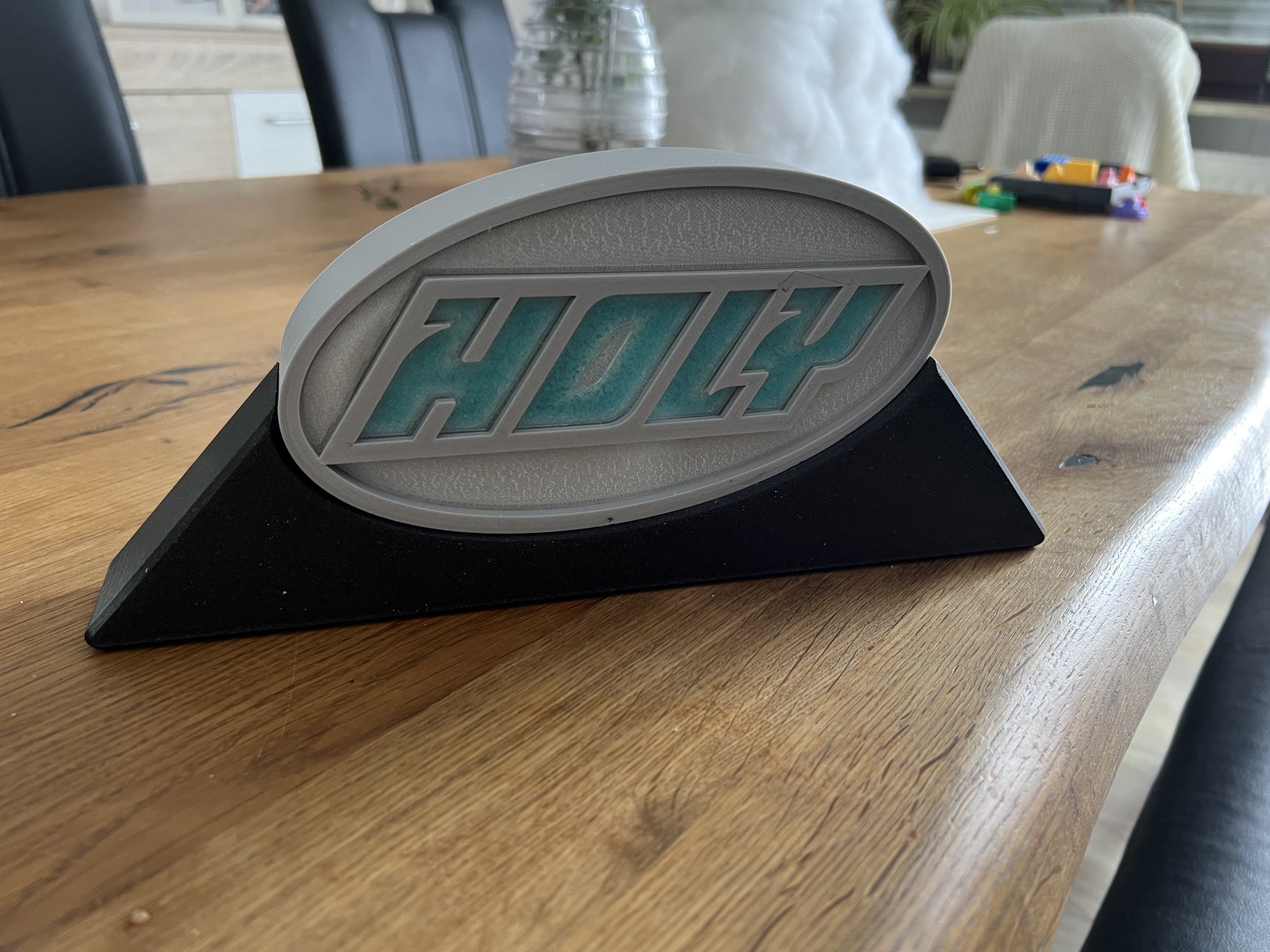 Biểu tượng LED HOLYenergy nhỏ gọn và tinh tế