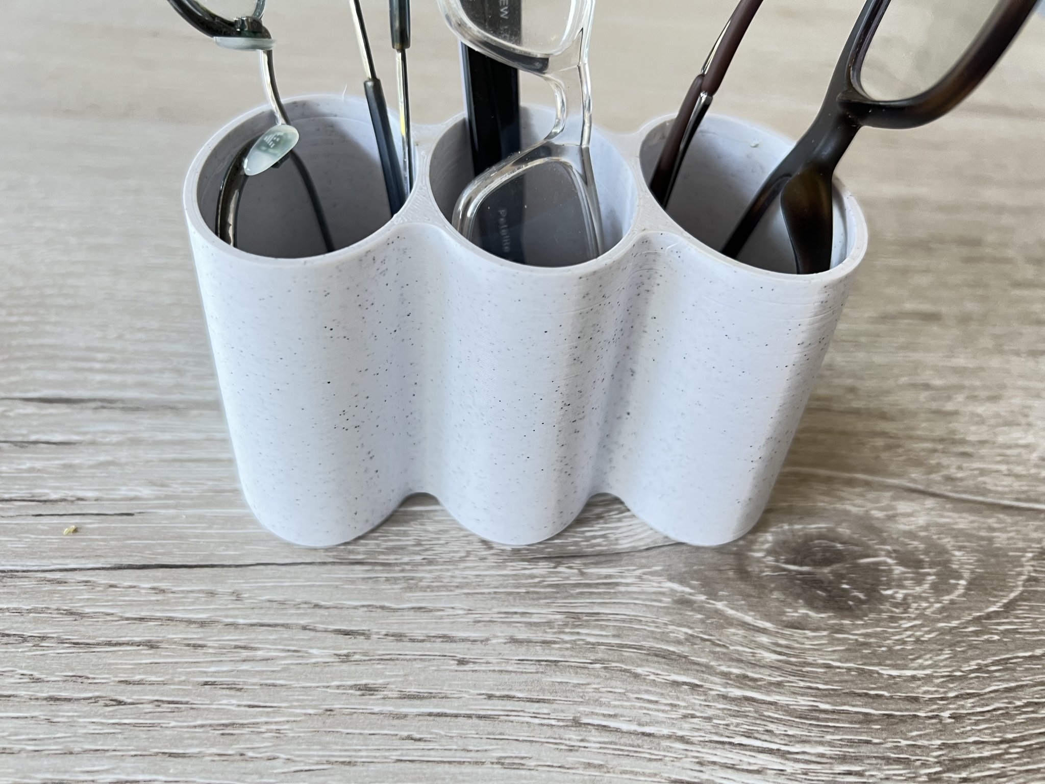 Giá đỡ kính với nhiều kích thước cho một đến ba cặp kính