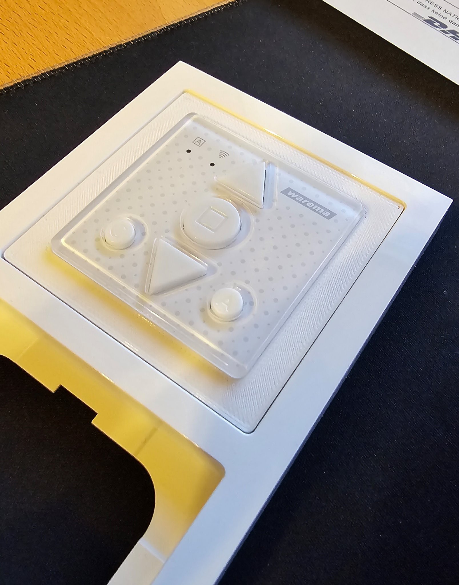 Bộ chuyển đổi Warema cho hệ thống điều khiển của Busch-Jaeger