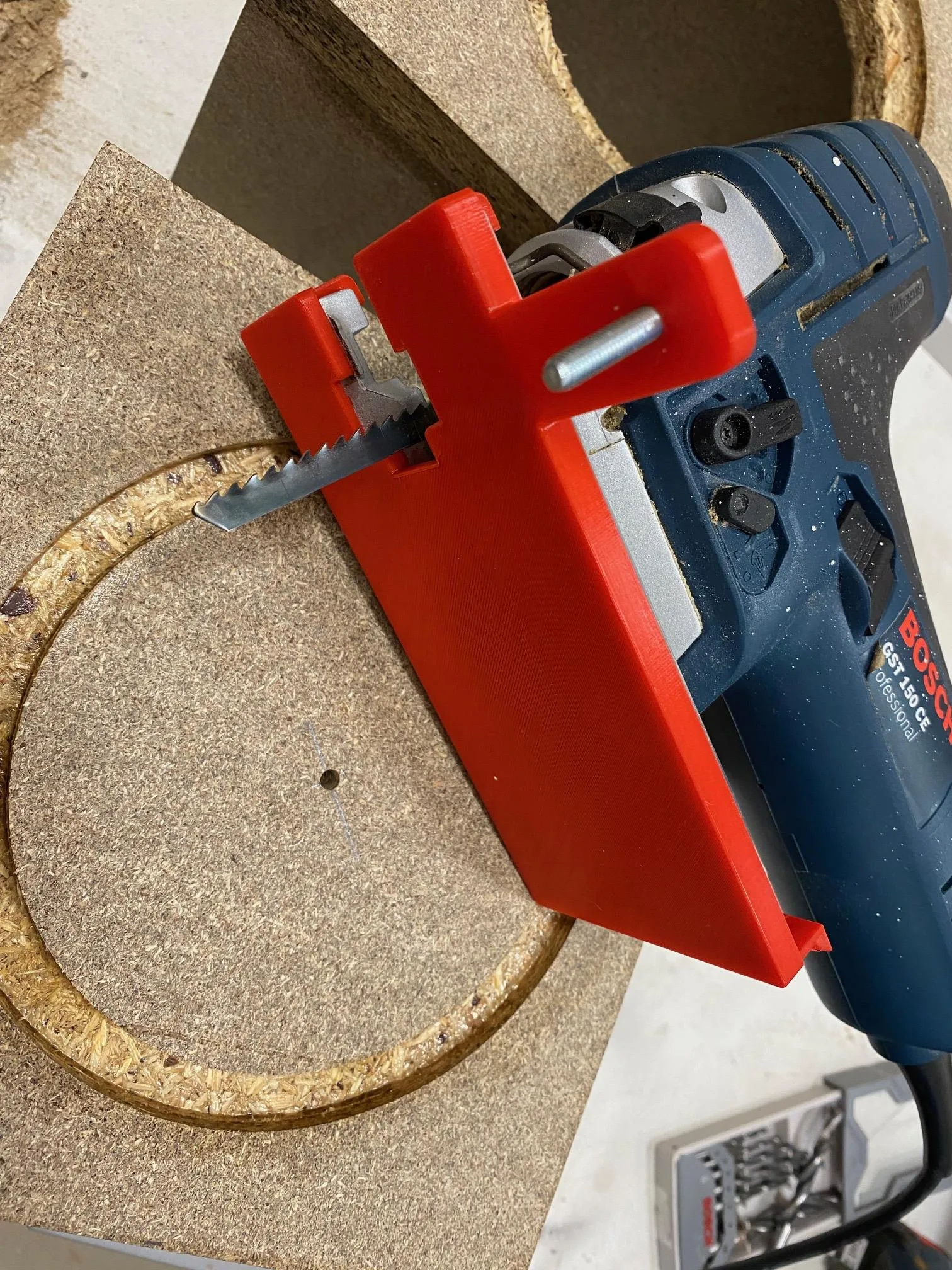 Bảng trượt Bosch GST 150 CE cho loa siêu trầm 8 inch