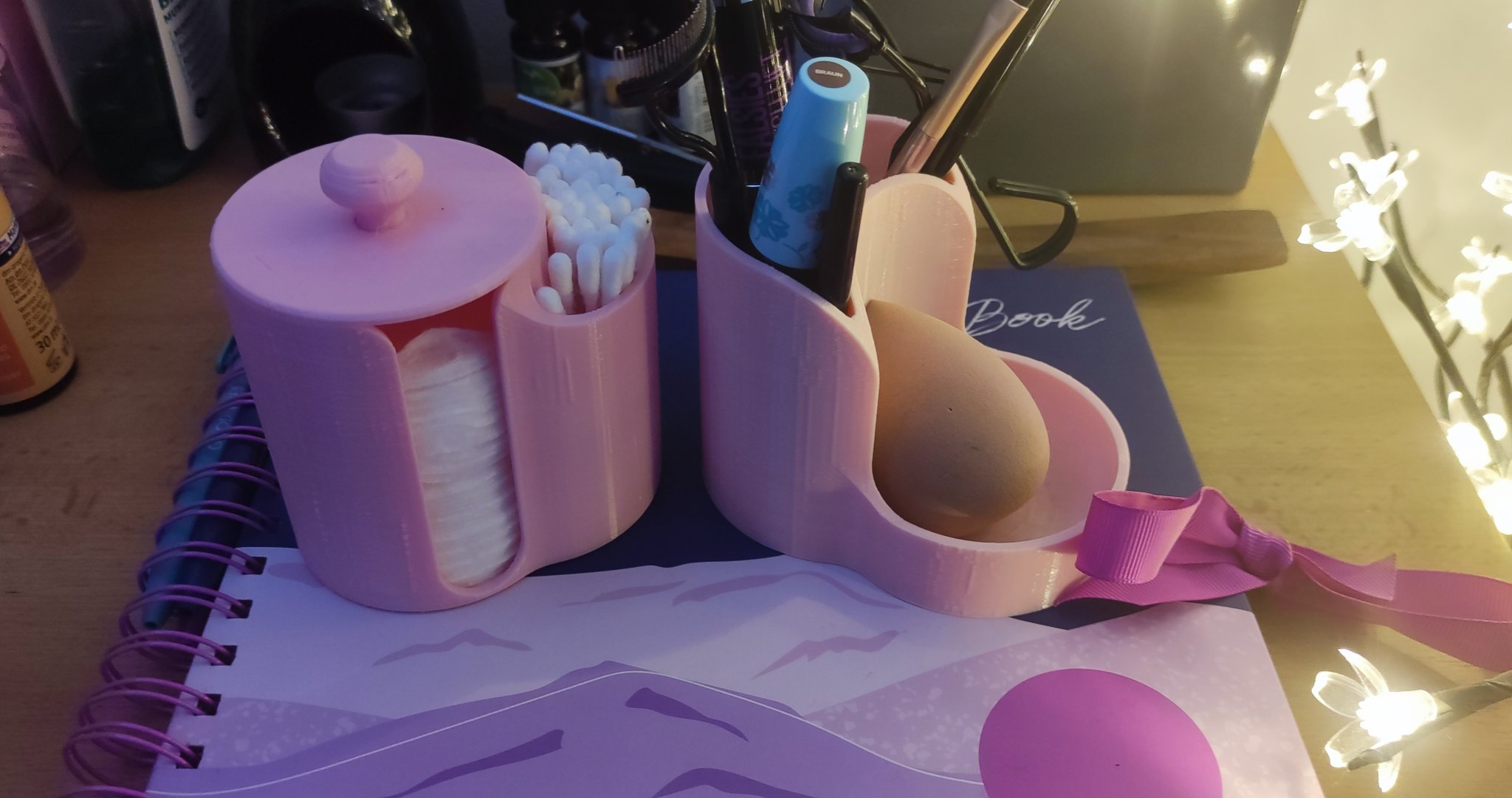 Giá đỡ bông tẩy trang và bông ngoáy tai