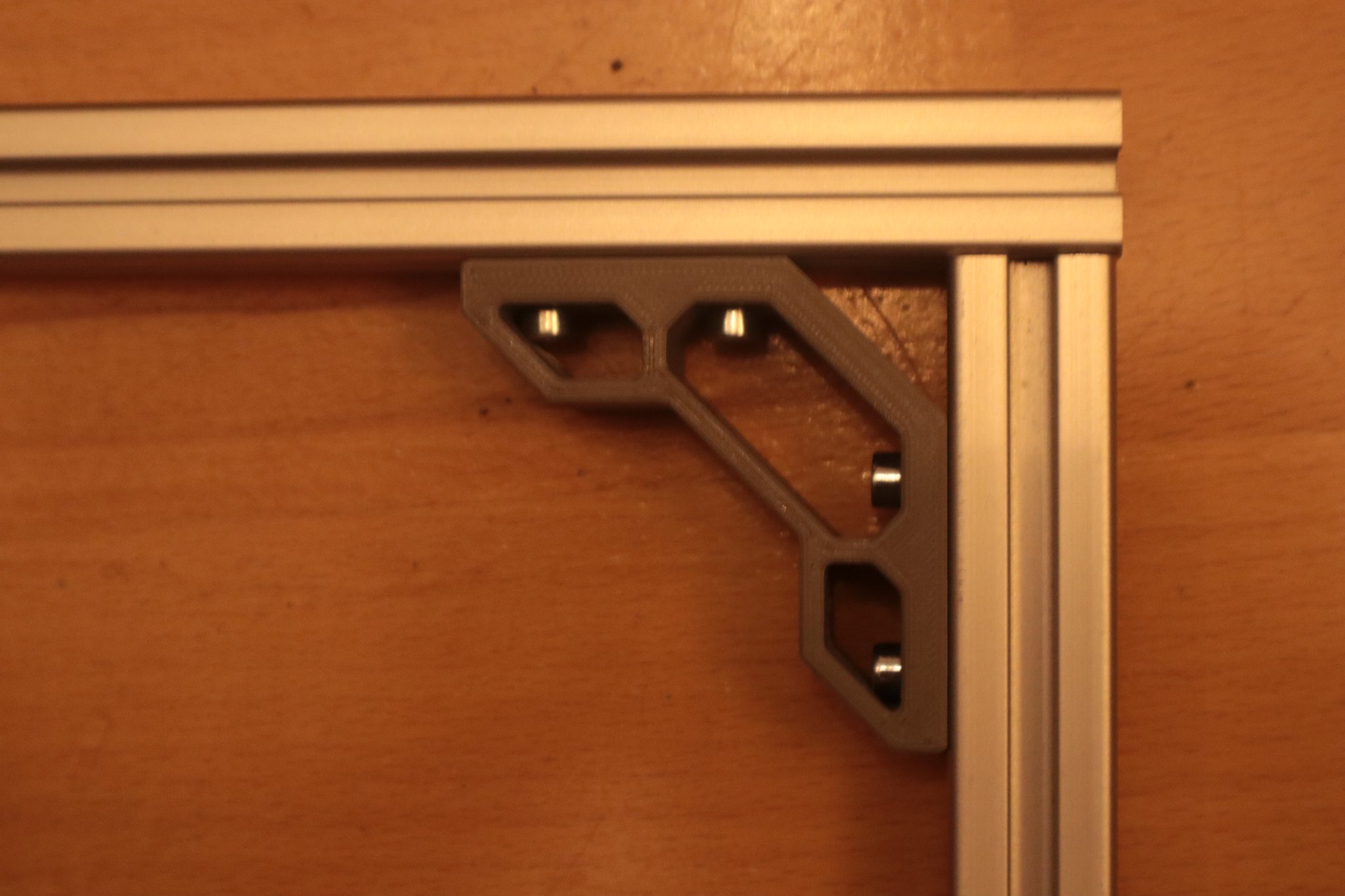 Giá đỡ góc 20x20 cho vít M4 với lỗ lớn hơn