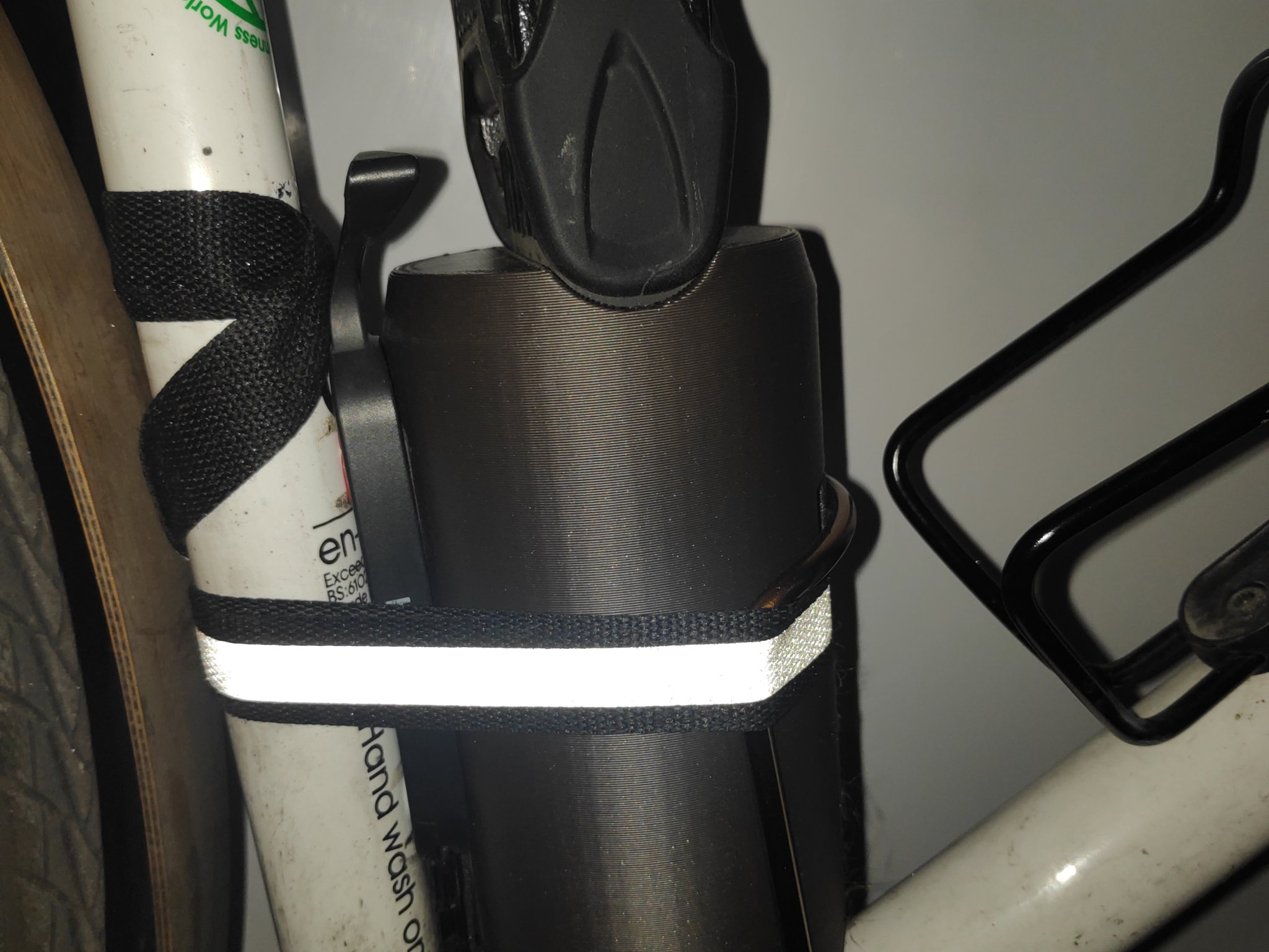 Bộ giá đỡ khóa xe đạp gập ABUS Bordo lớn cho khung bình nước