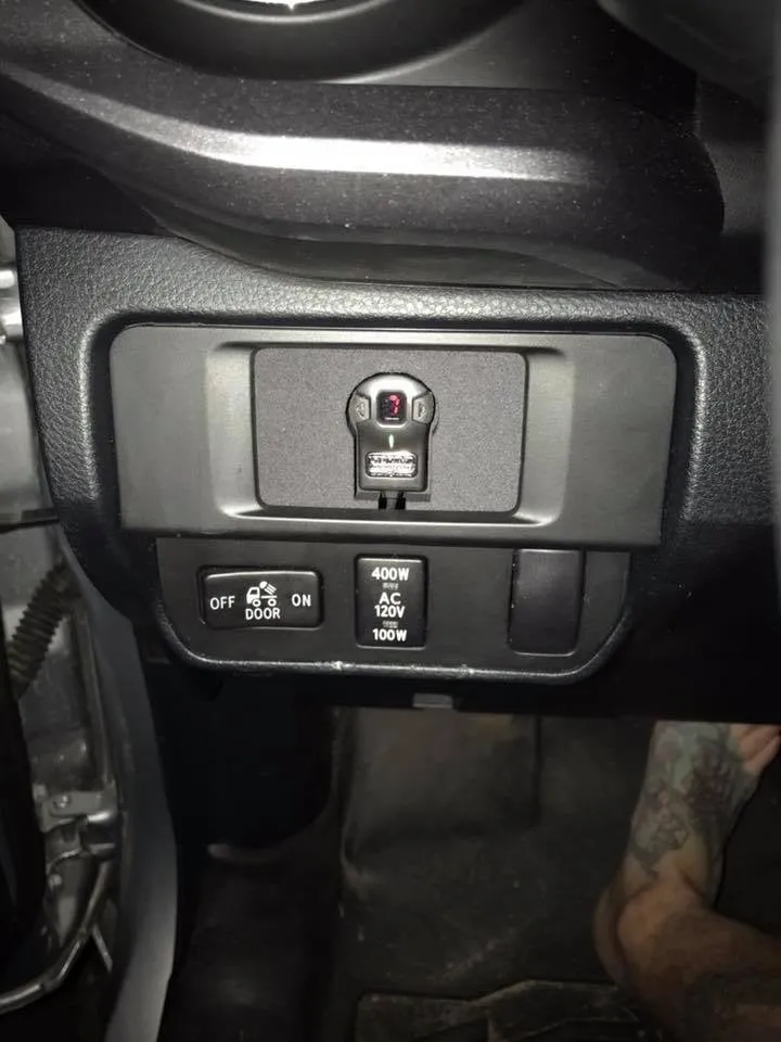 Bảng để đồ trung tâm Sprint Booster cho Tacoma thế hệ thứ 3