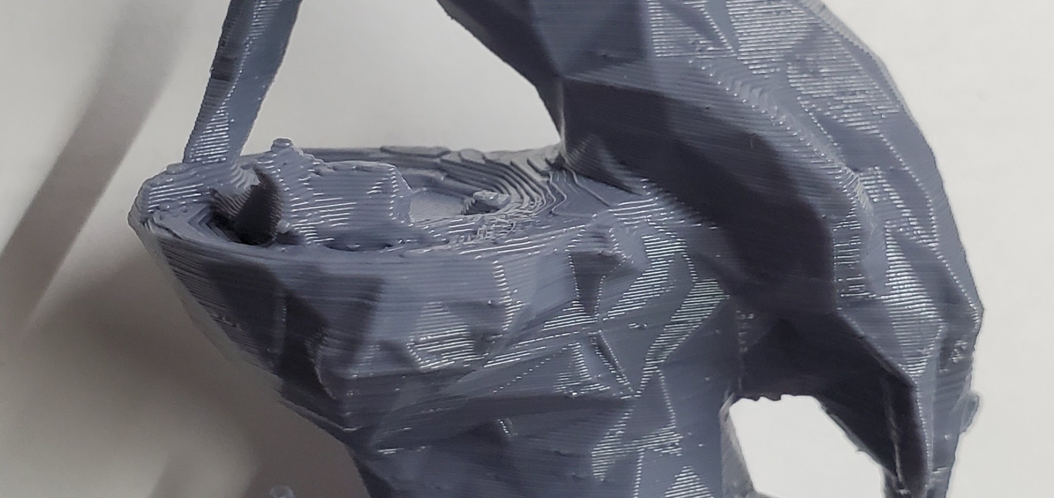 Tượng cô gái Belgrade gần khách sạn Majestic