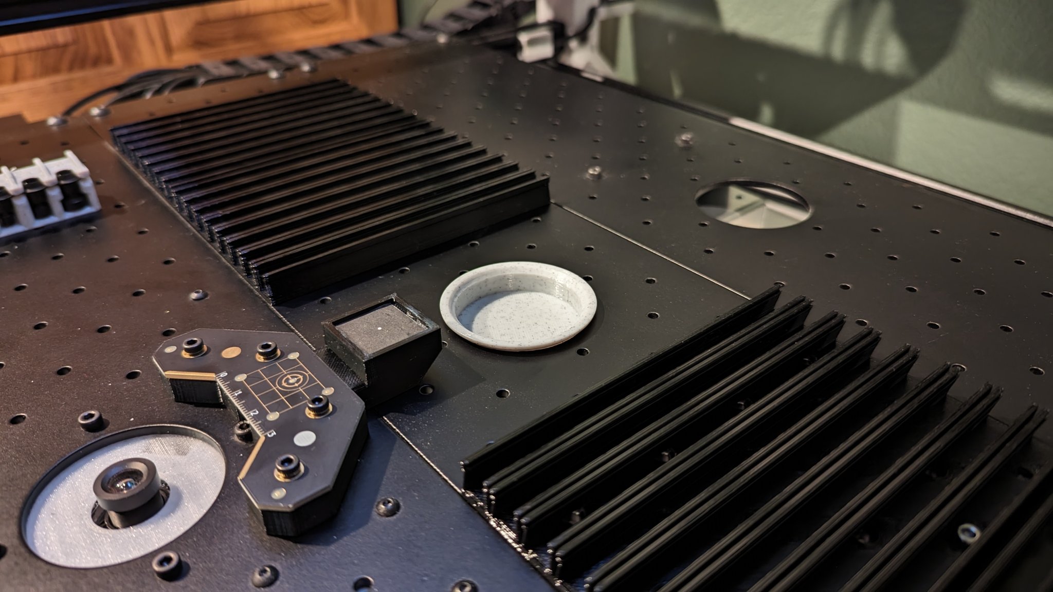 Cốc bỏ tròn cho lỗ trung tâm đế lắp đặt