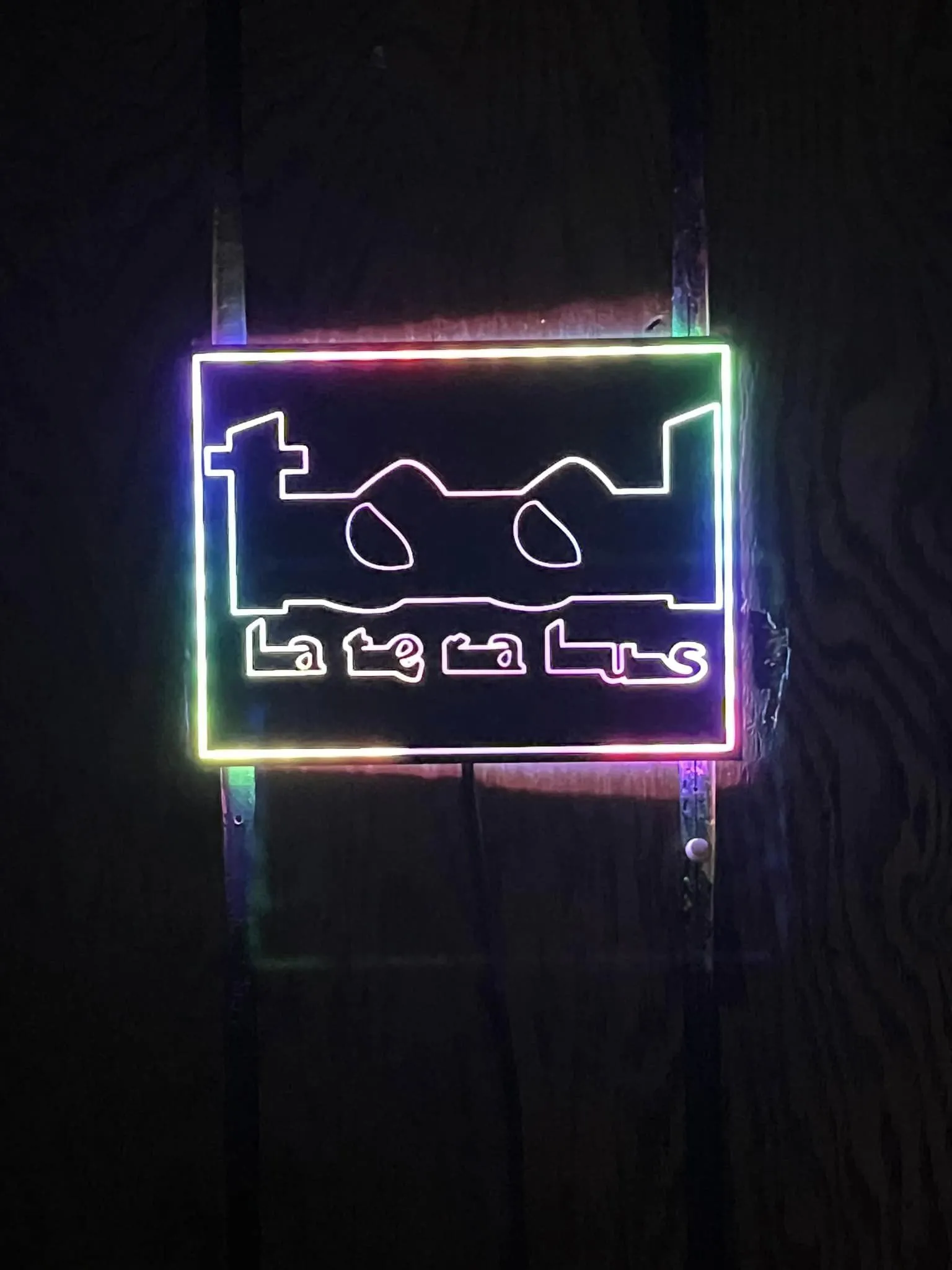 Hộp đèn TOOL Lateralus với ánh sáng LED ấn tượng