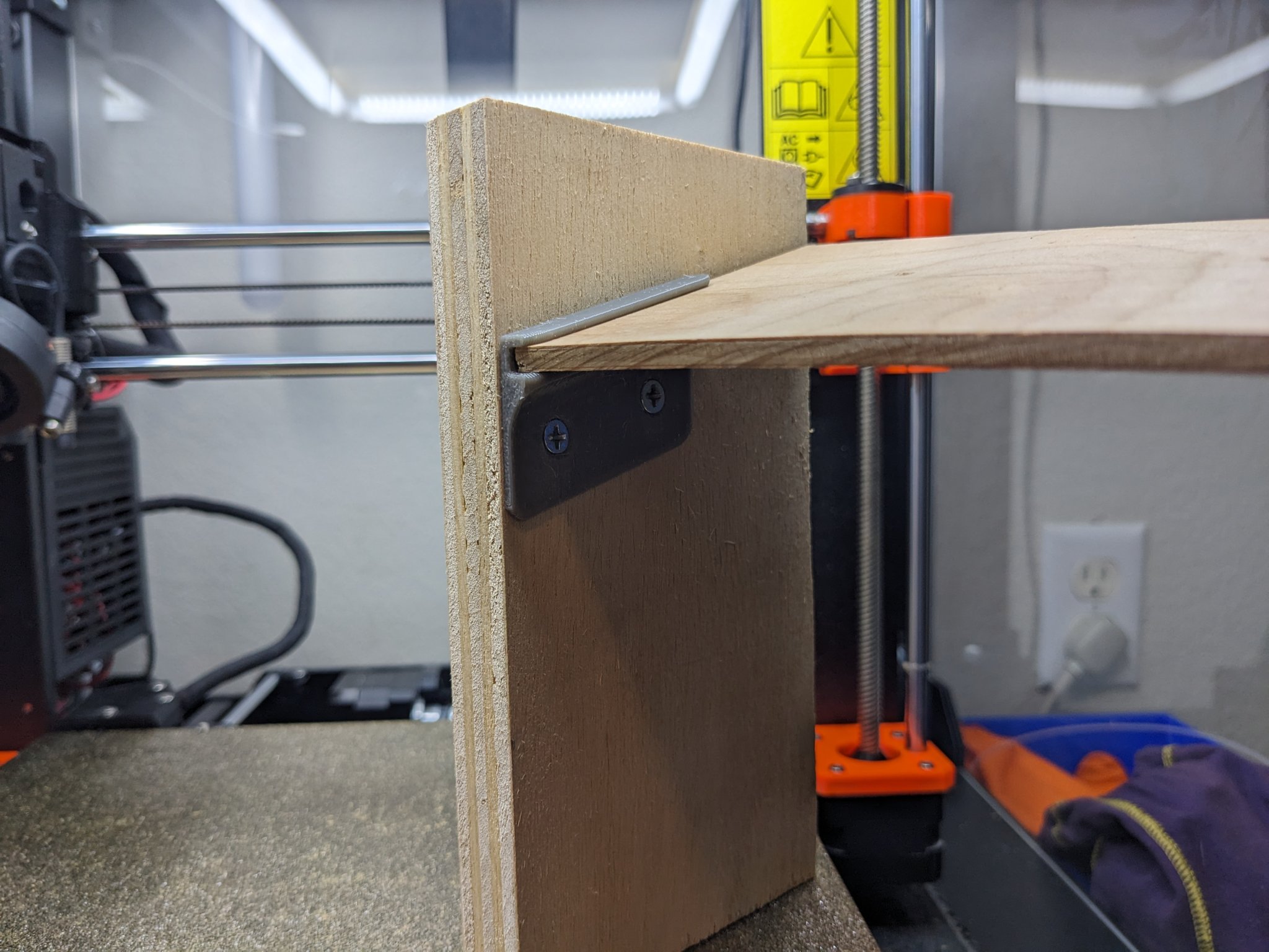 Giá đỡ kệ nghiêng tùy chỉnh cho kệ trượt vào