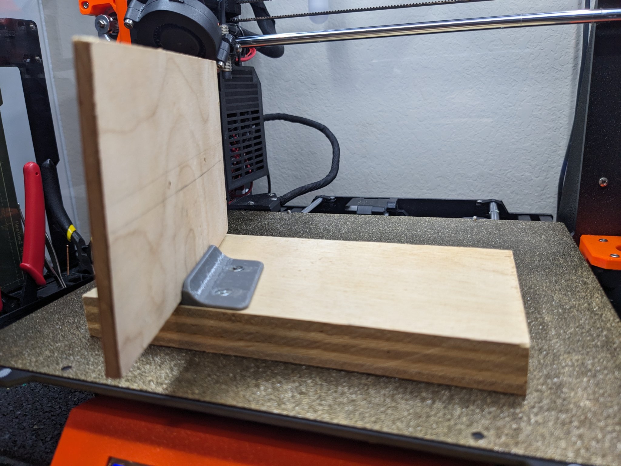 Giá đỡ kệ nghiêng tùy chỉnh cho kệ trượt vào