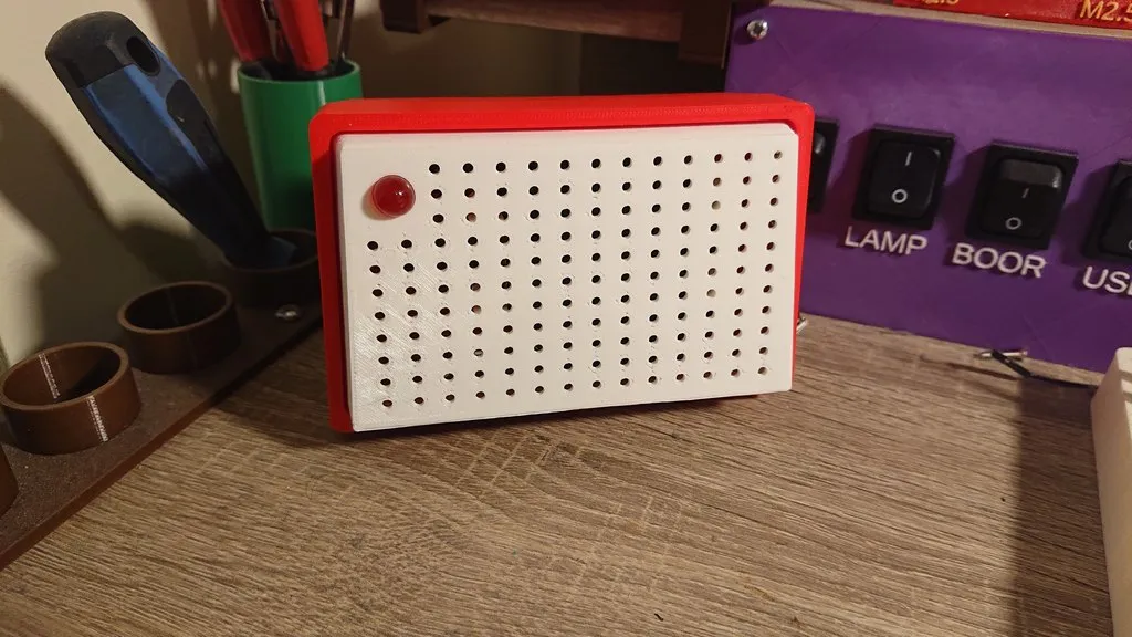 Loa intercom phong cách Charlie's Angels