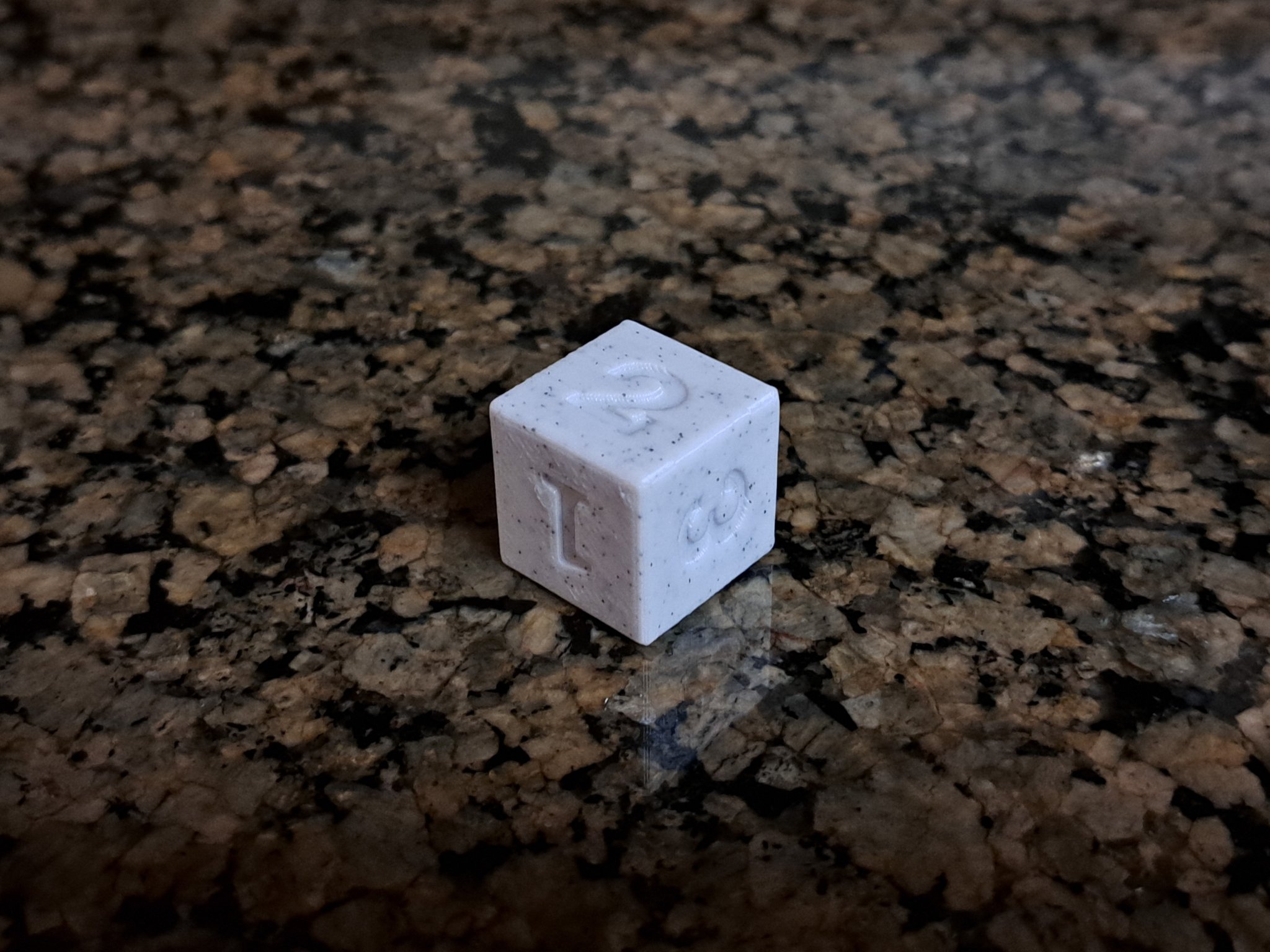 Bộ xúc xắc D&D và khay xúc xắc 7 mặt