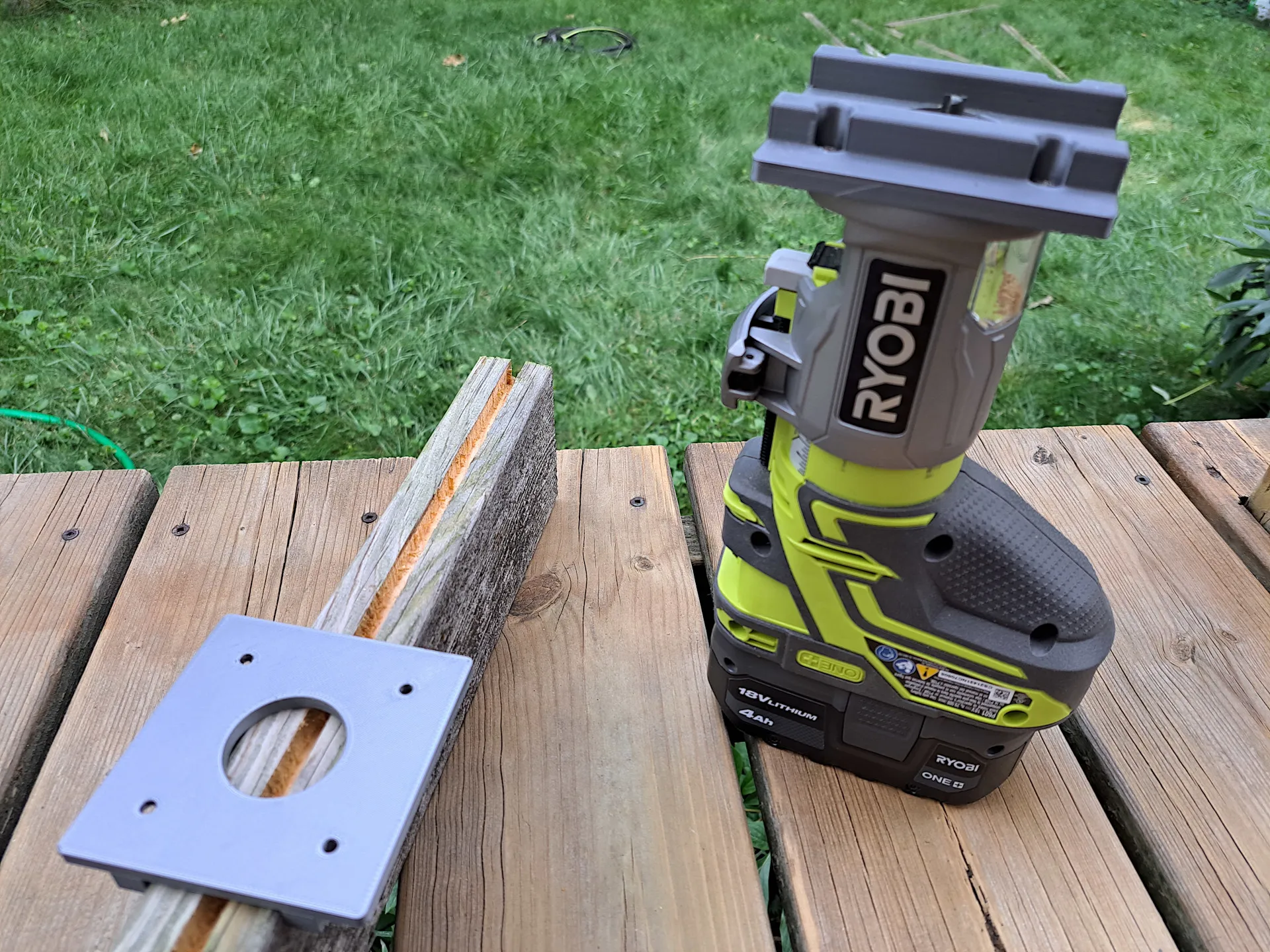 Bảng cắt rãnh 4x2 cho máy phay Ryobi One+