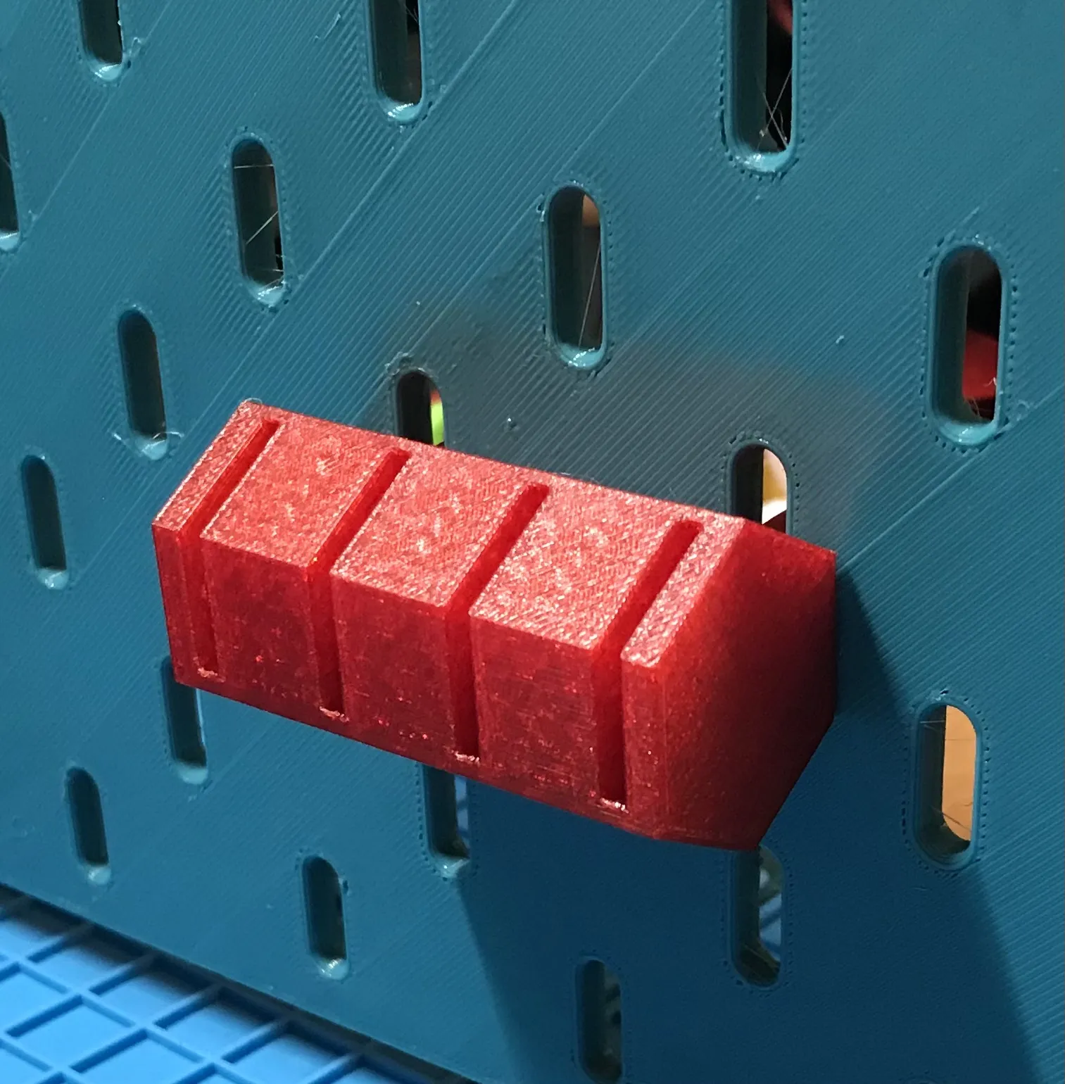 Giá đỡ thẻ SD hình lục giác cho bảng Skadis