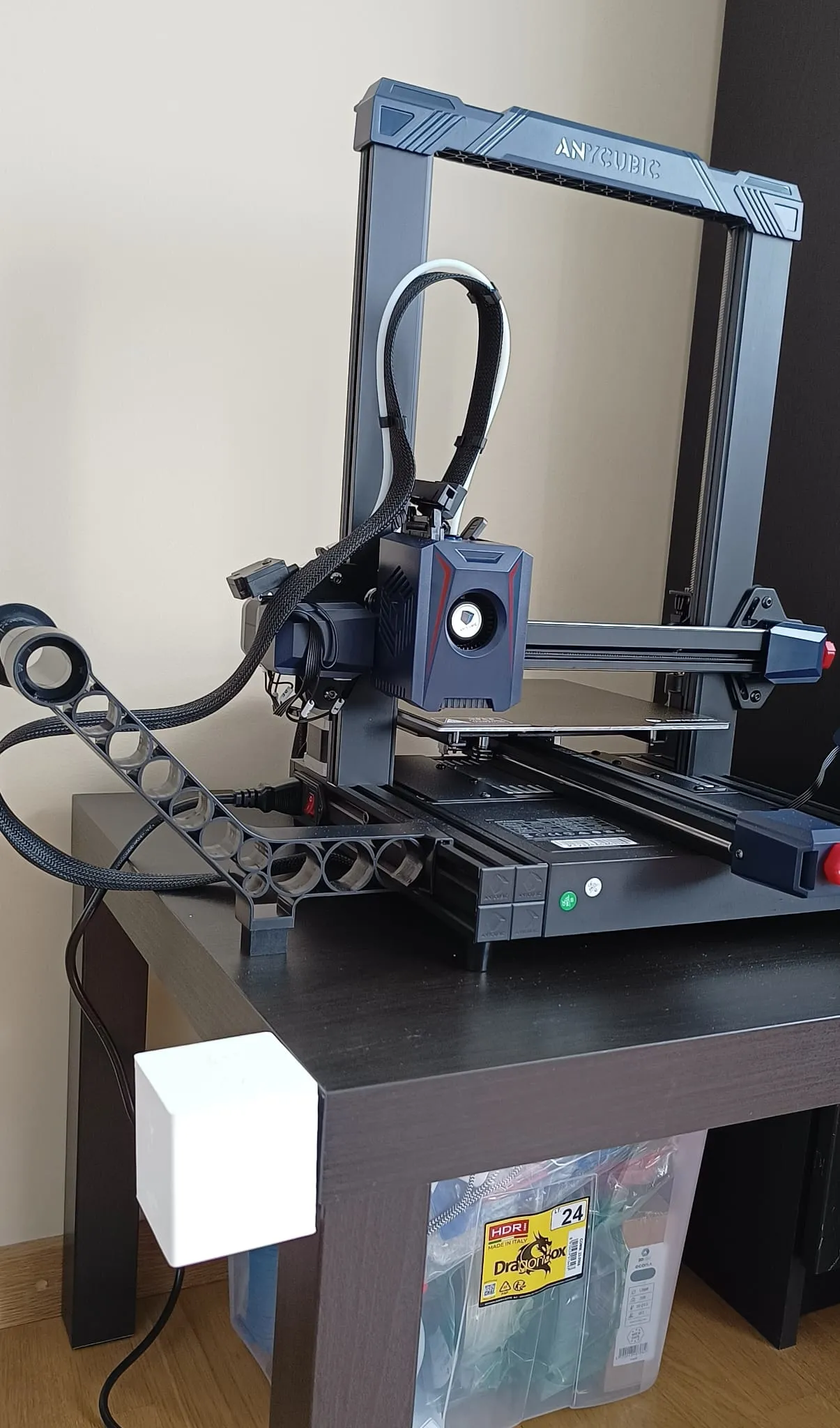 Thùng chứa filament spaghetti với nắp và dán Velcro