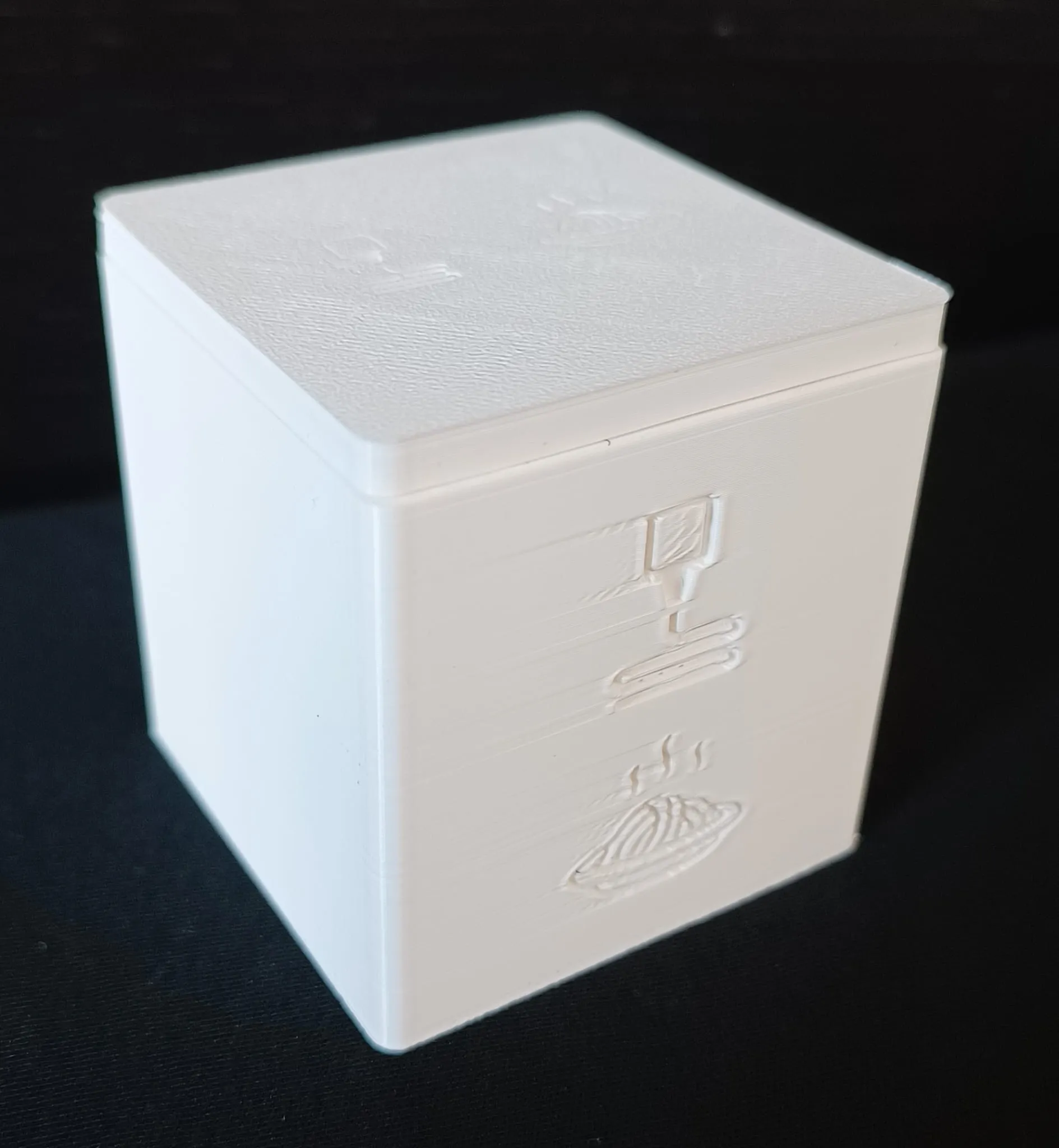 Thùng chứa filament spaghetti với nắp và dán Velcro