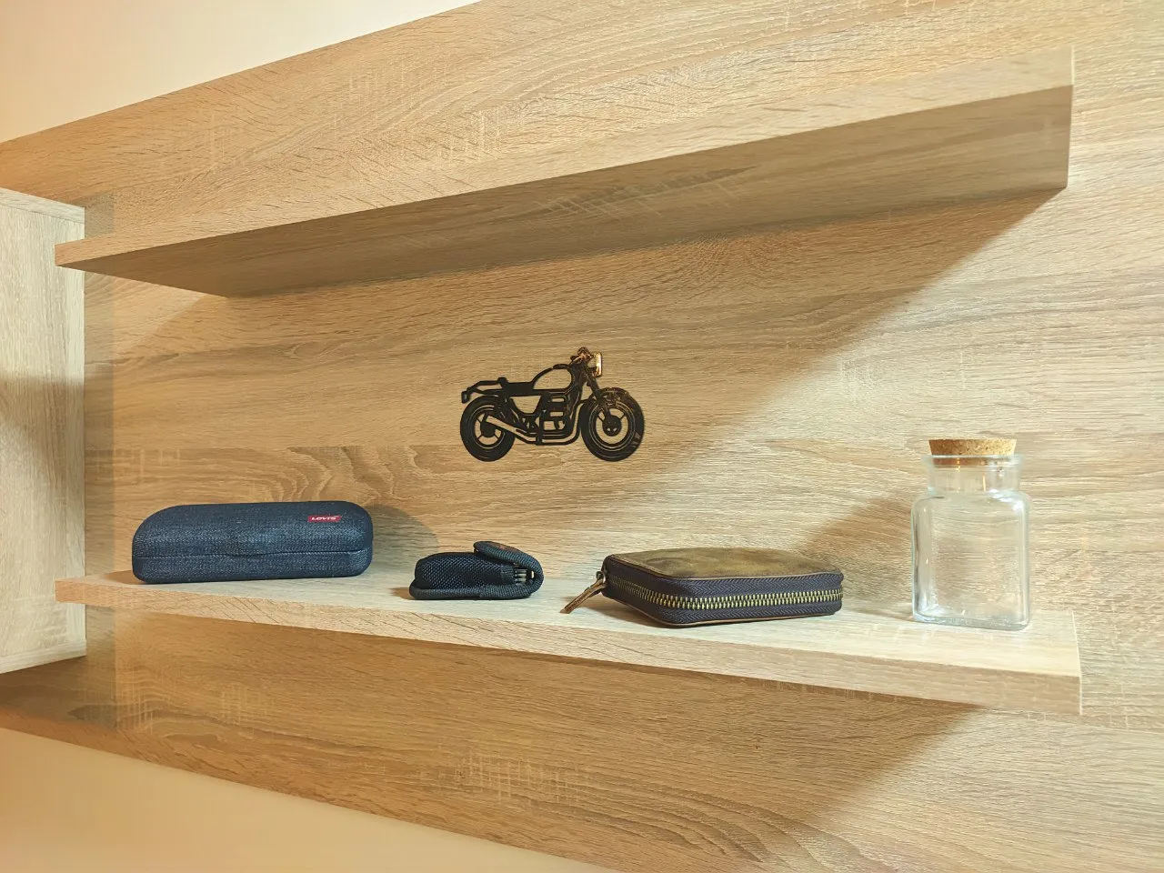 Silhouette xe máy cafe racer trang trí độc đáo