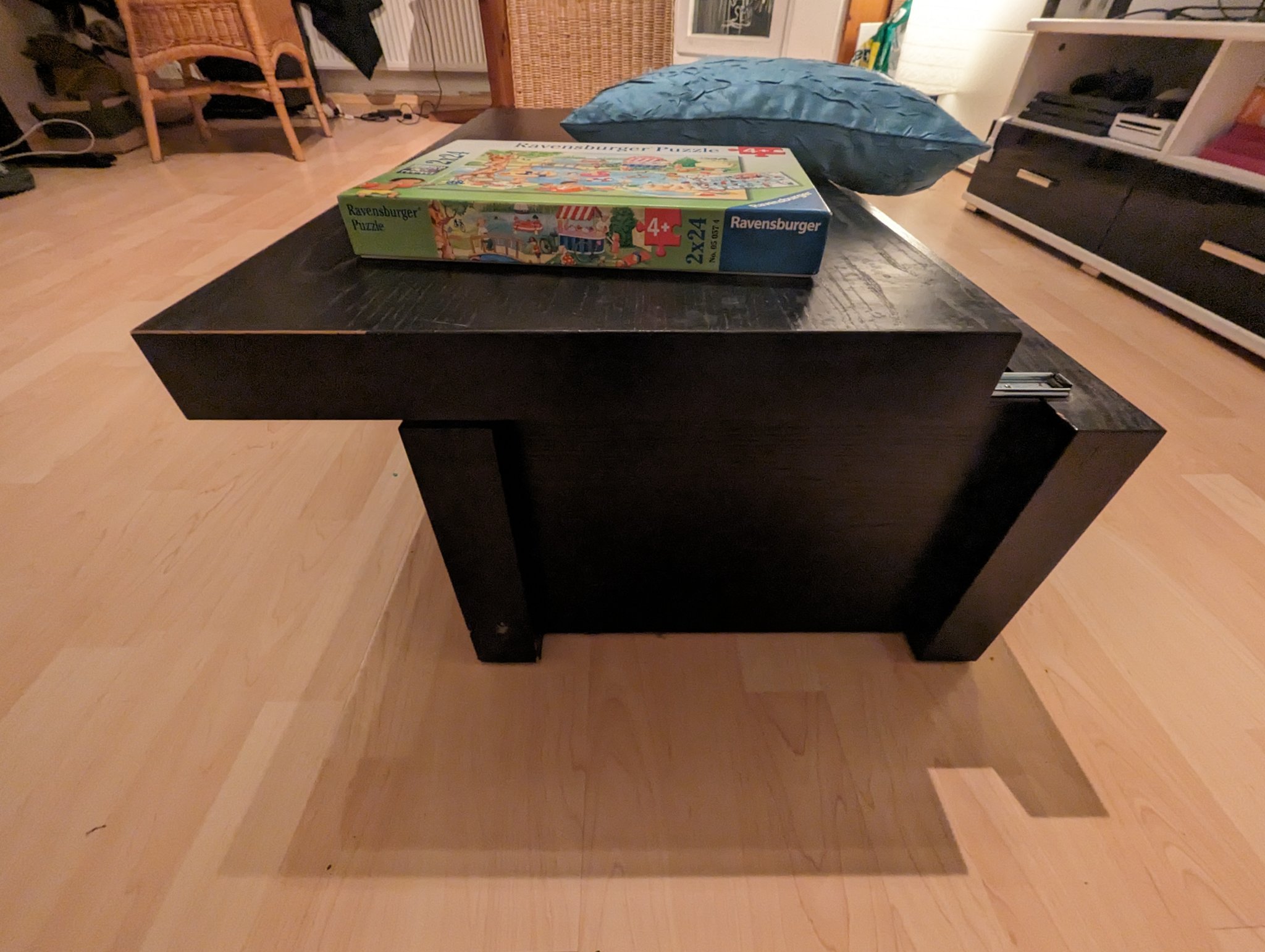 Bảo vệ ngăn kéo Ikea Malm cho trẻ em