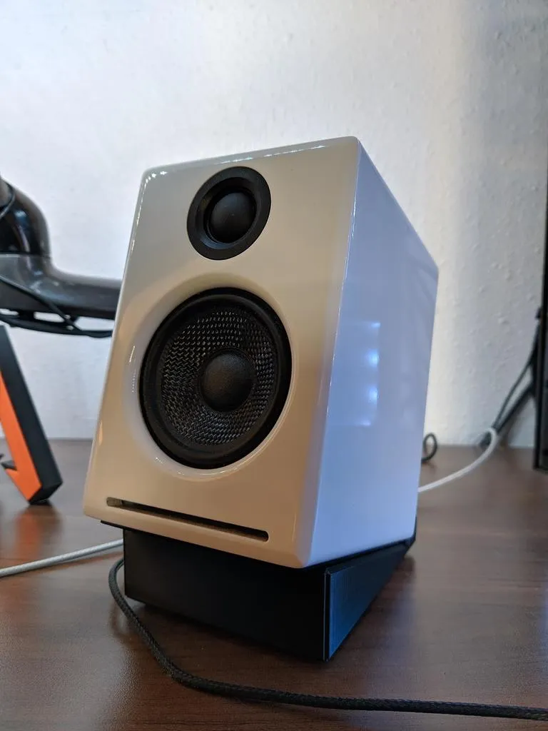 Giá đỡ loa Audioengine A2+ đơn giản