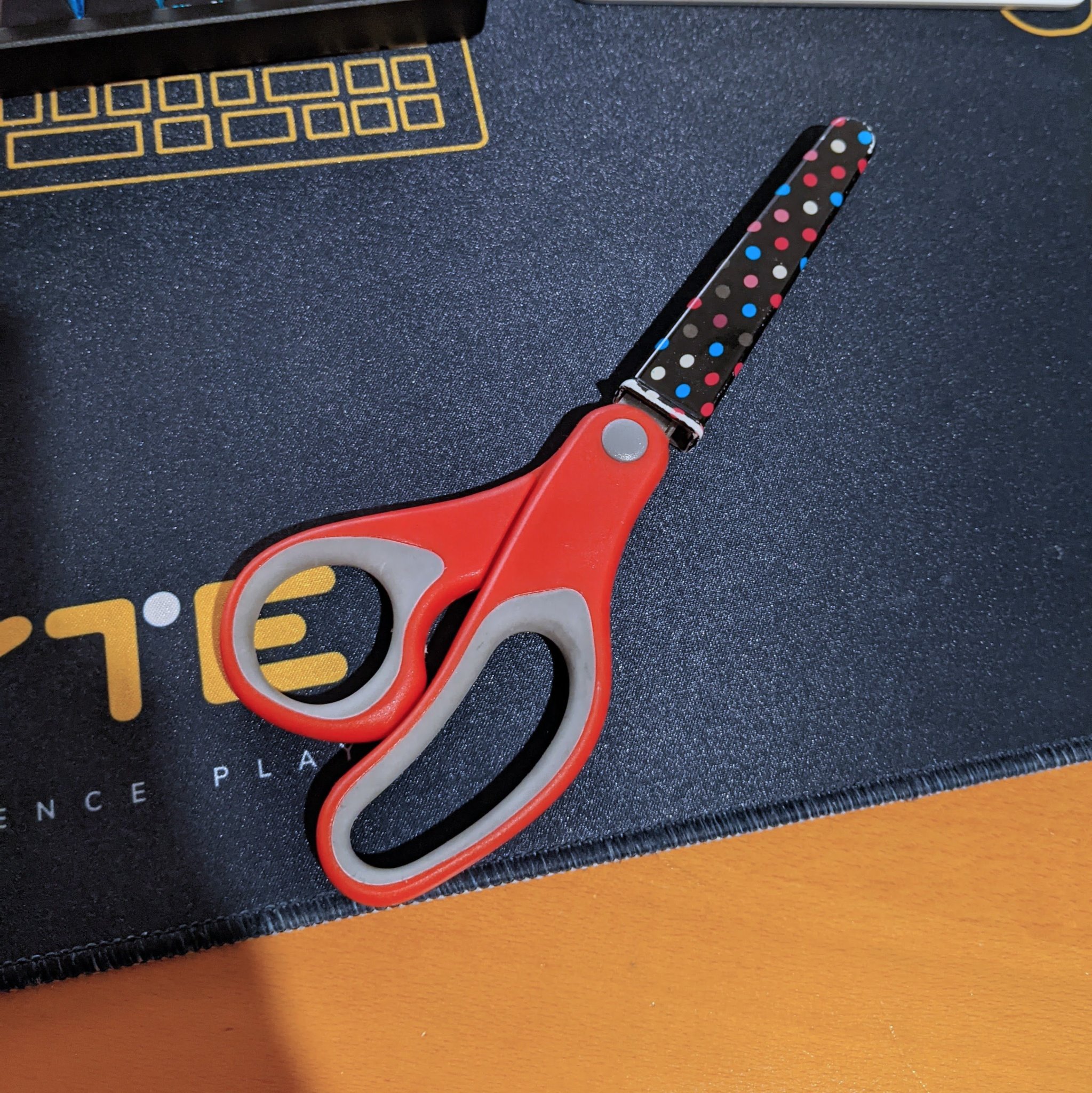 Bọc kéo an toàn và bảo vệ cho kéo của bạn