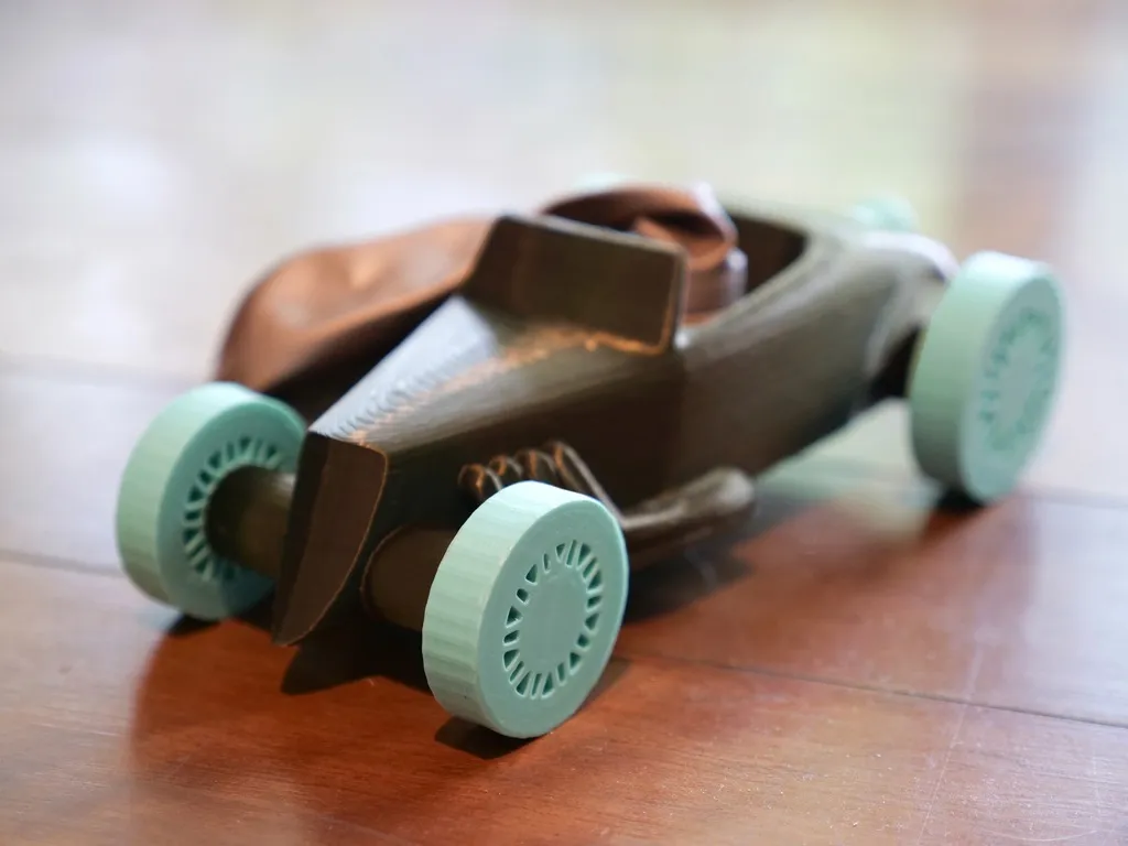 Xe đua bóng bay Hotrod với thiết kế dễ thổi khí