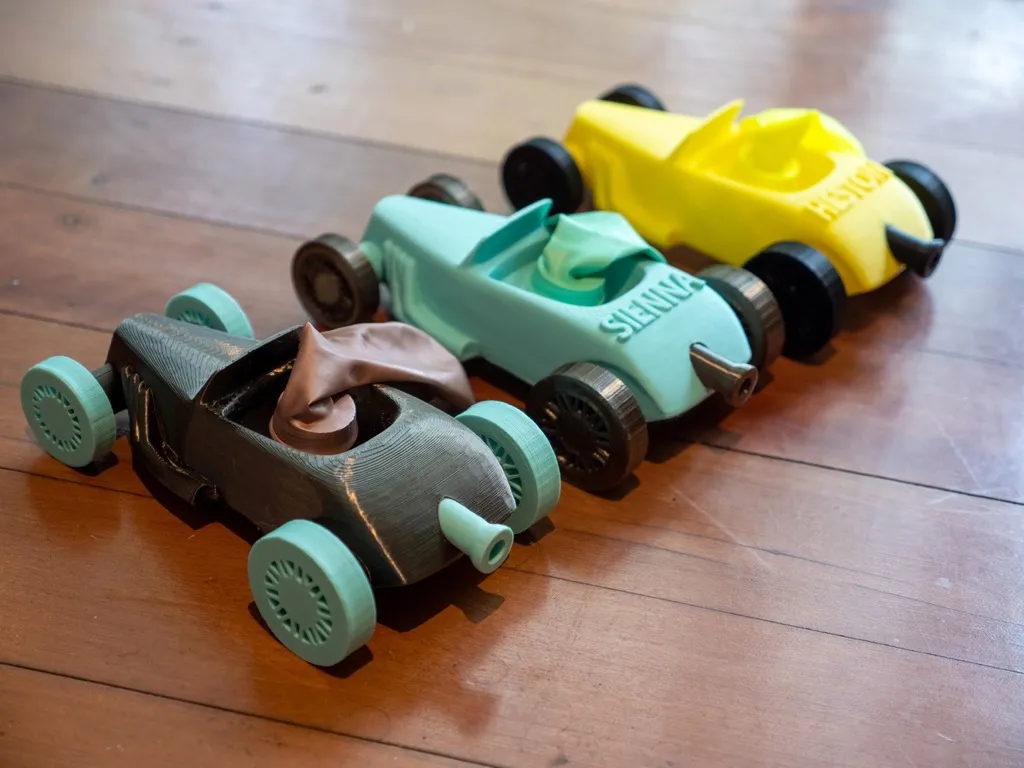 Xe đua bóng bay Hotrod với thiết kế dễ thổi khí