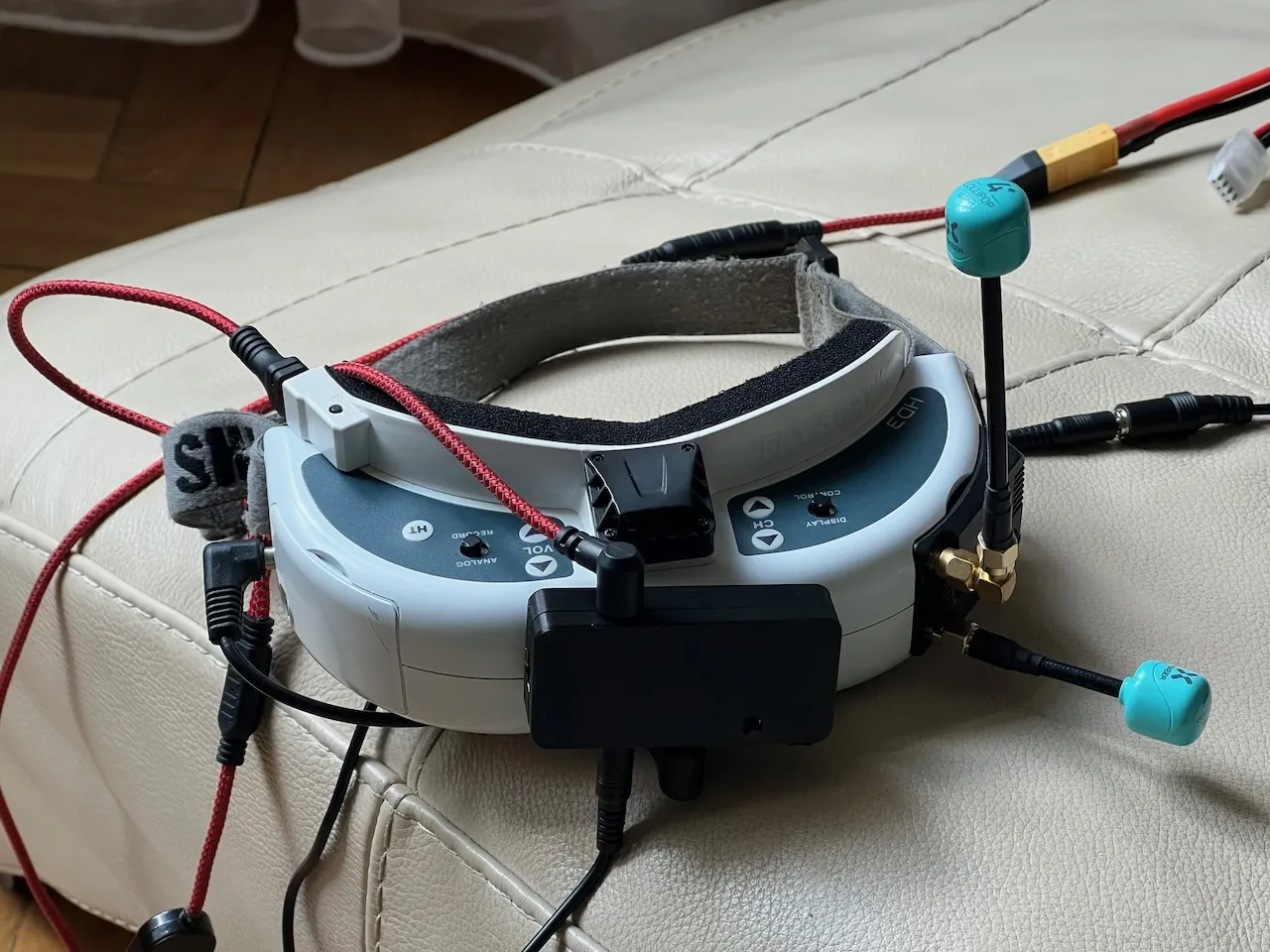 Vỏ bảo vệ cho bộ theo dõi đầu DTQSYS với công tắc 6x6x8