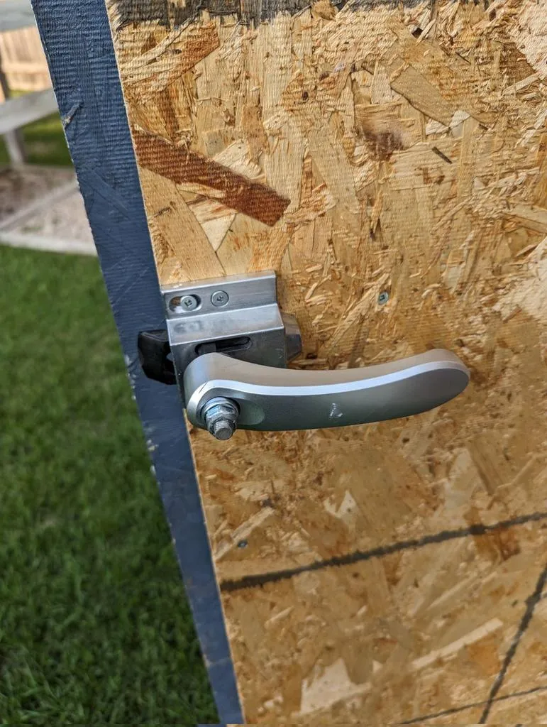 Thay thế cam tay cầm bên trong cho Tuff Shed