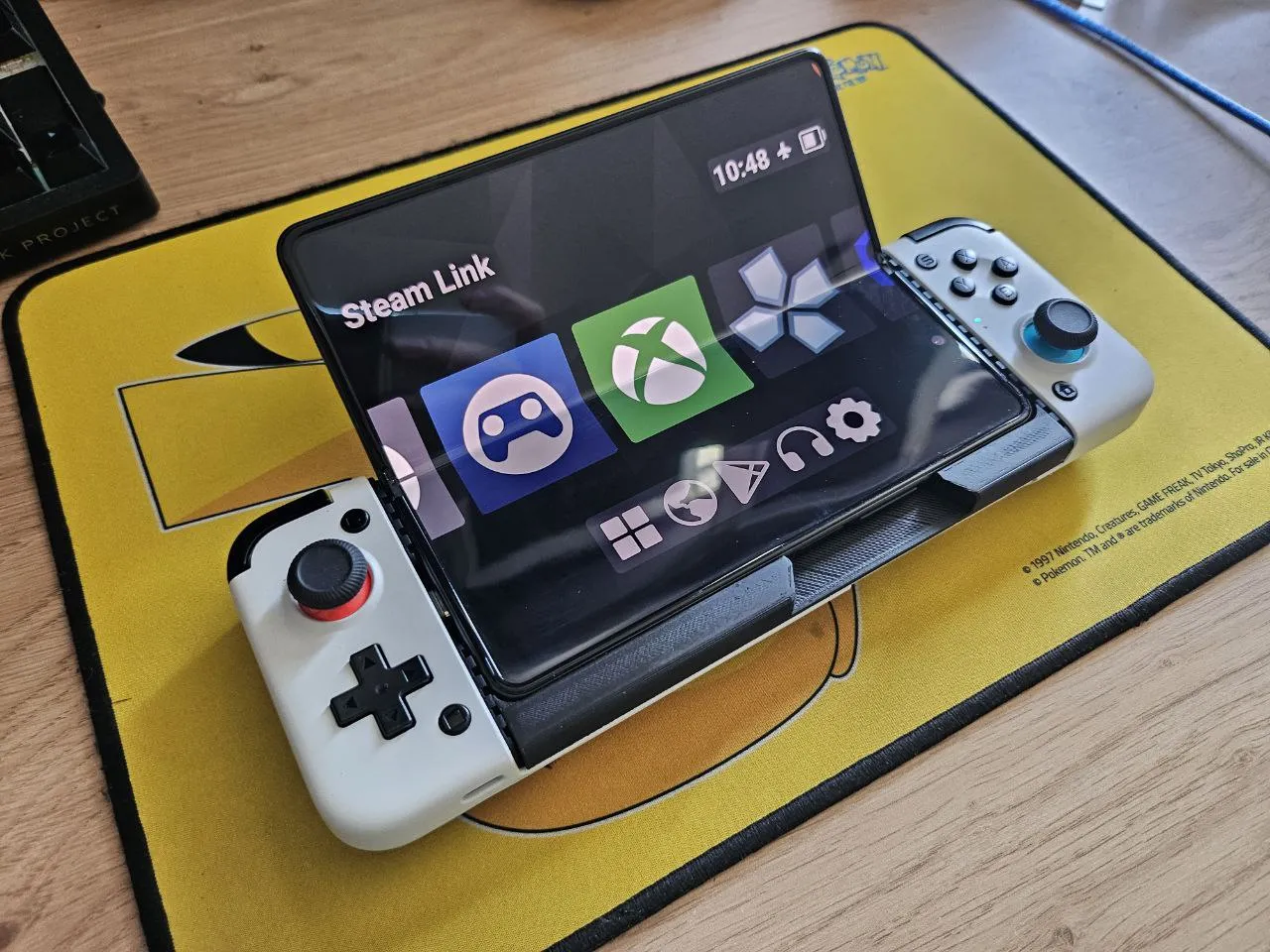 Adapter Gamesir X2 cho Galaxy Z Fold 3 với kiểu dáng hoàn hảo