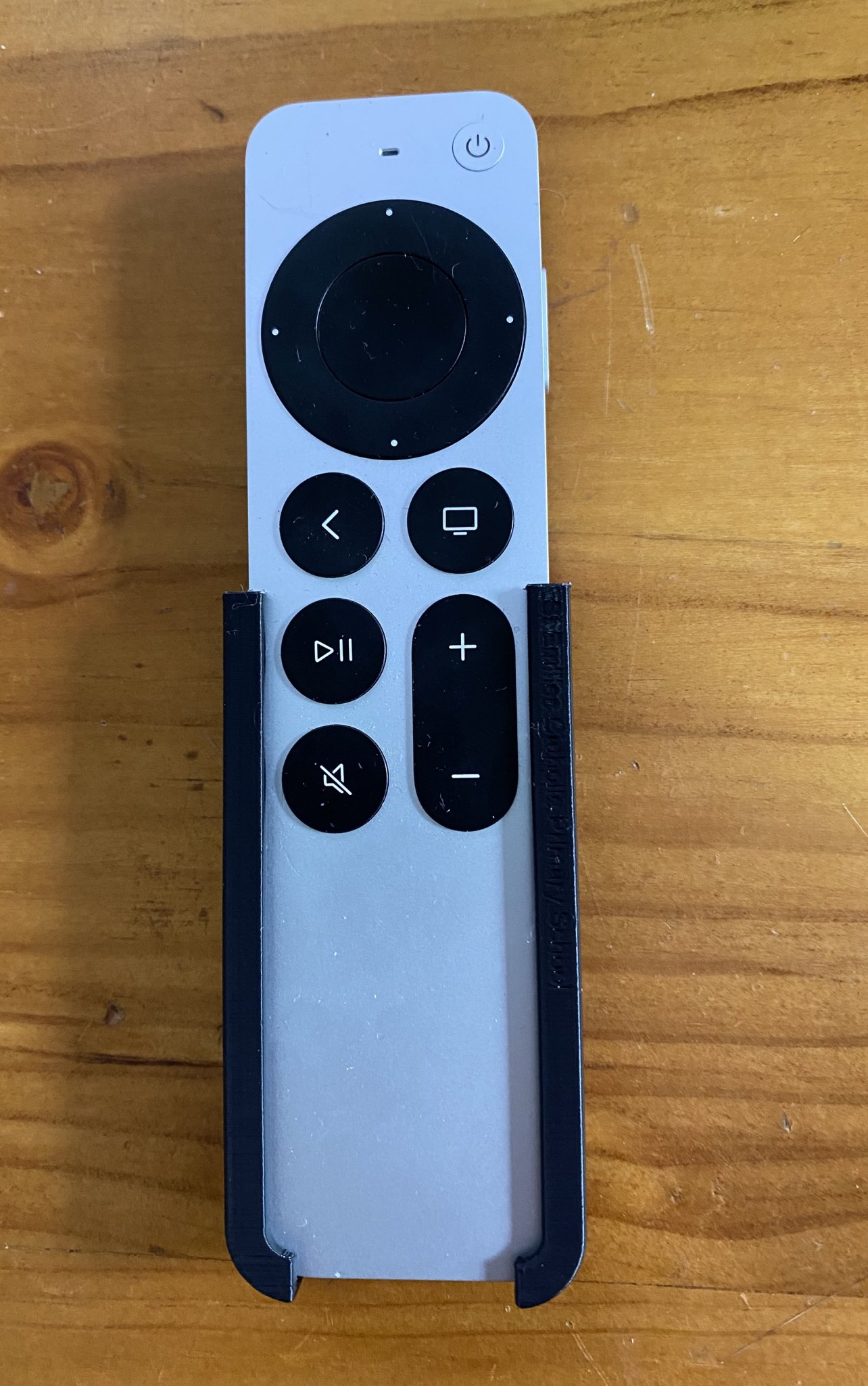 Giá đỡ treo tường cho Apple TV 4K Gen 3 và điều khiển từ xa