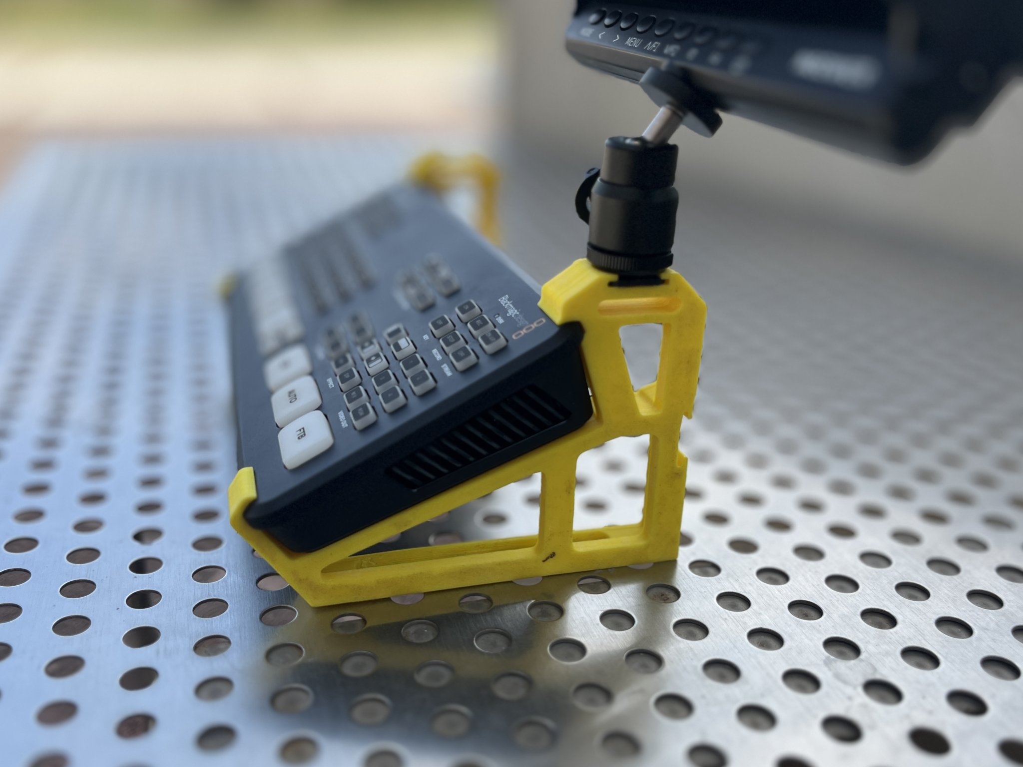 Giá đỡ ATEM Mini, Mini Pro và Mini Pro ISO