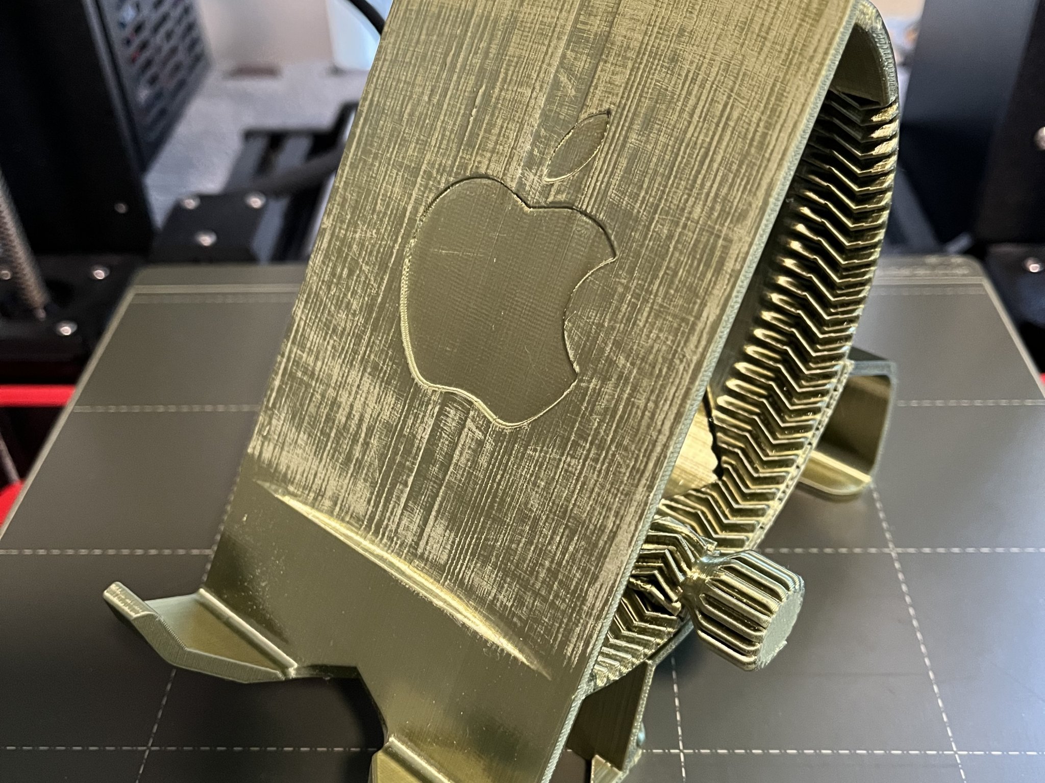 Giá đỡ điện thoại điều chỉnh nghiêng cho iPhone