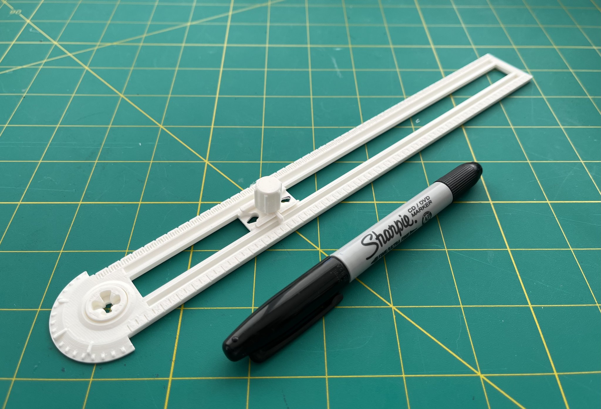 Compass vẽ hình tròn lớn từ 1.25” đến 9.25”