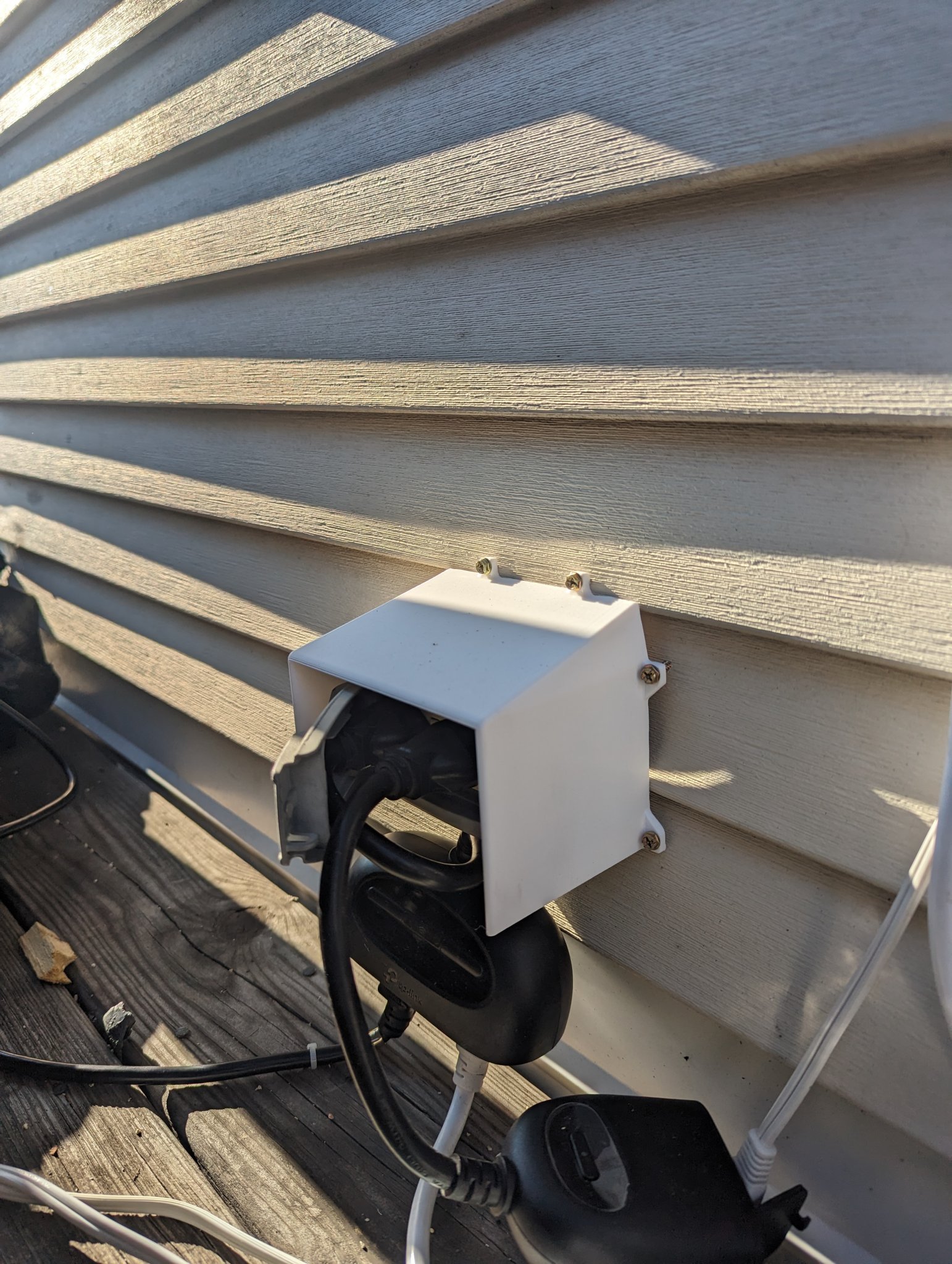 Nắp che mưa cho ổ cắm điện ngoài trời tiêu chuẩn