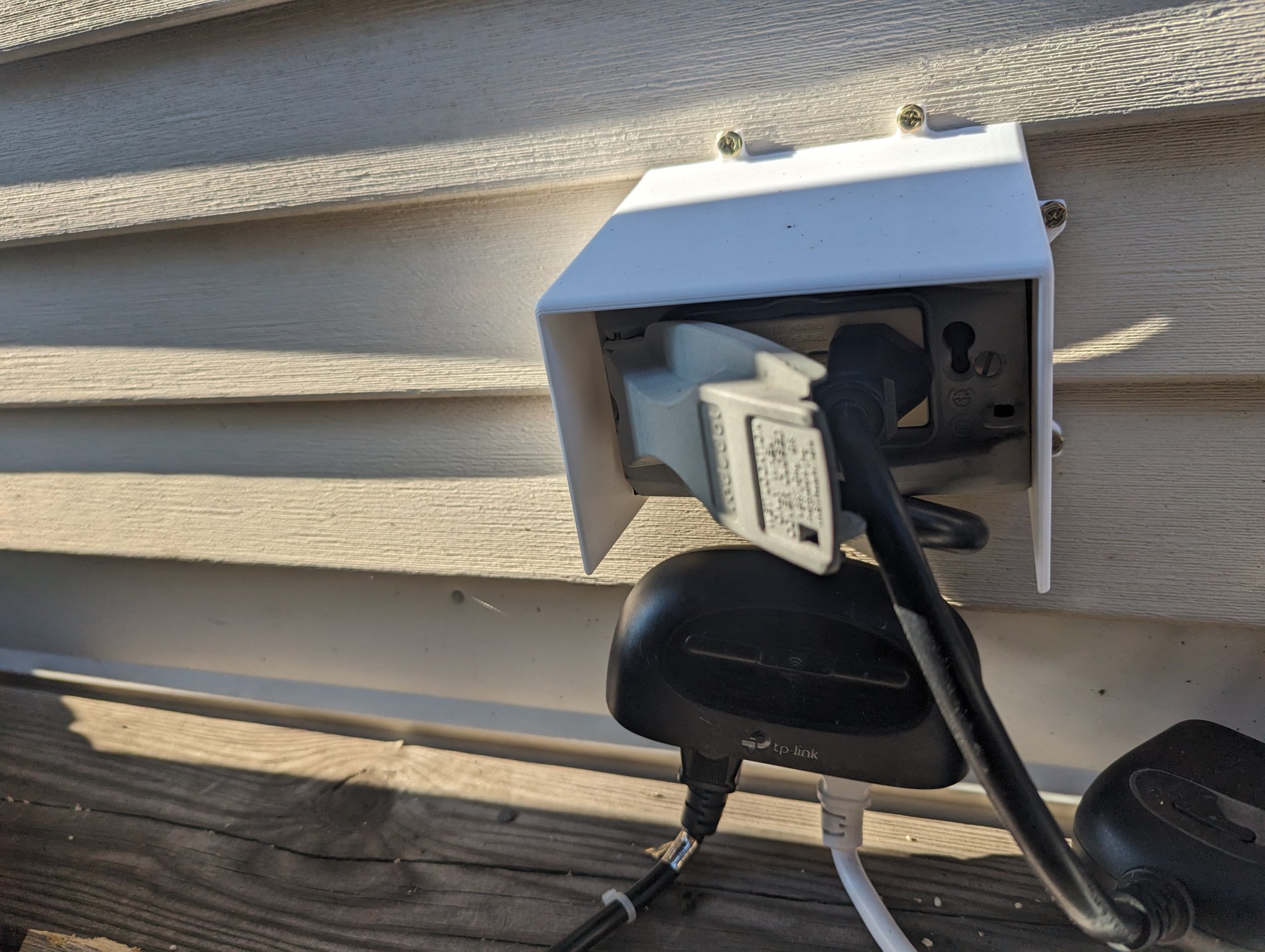 Nắp che mưa cho ổ cắm điện ngoài trời tiêu chuẩn