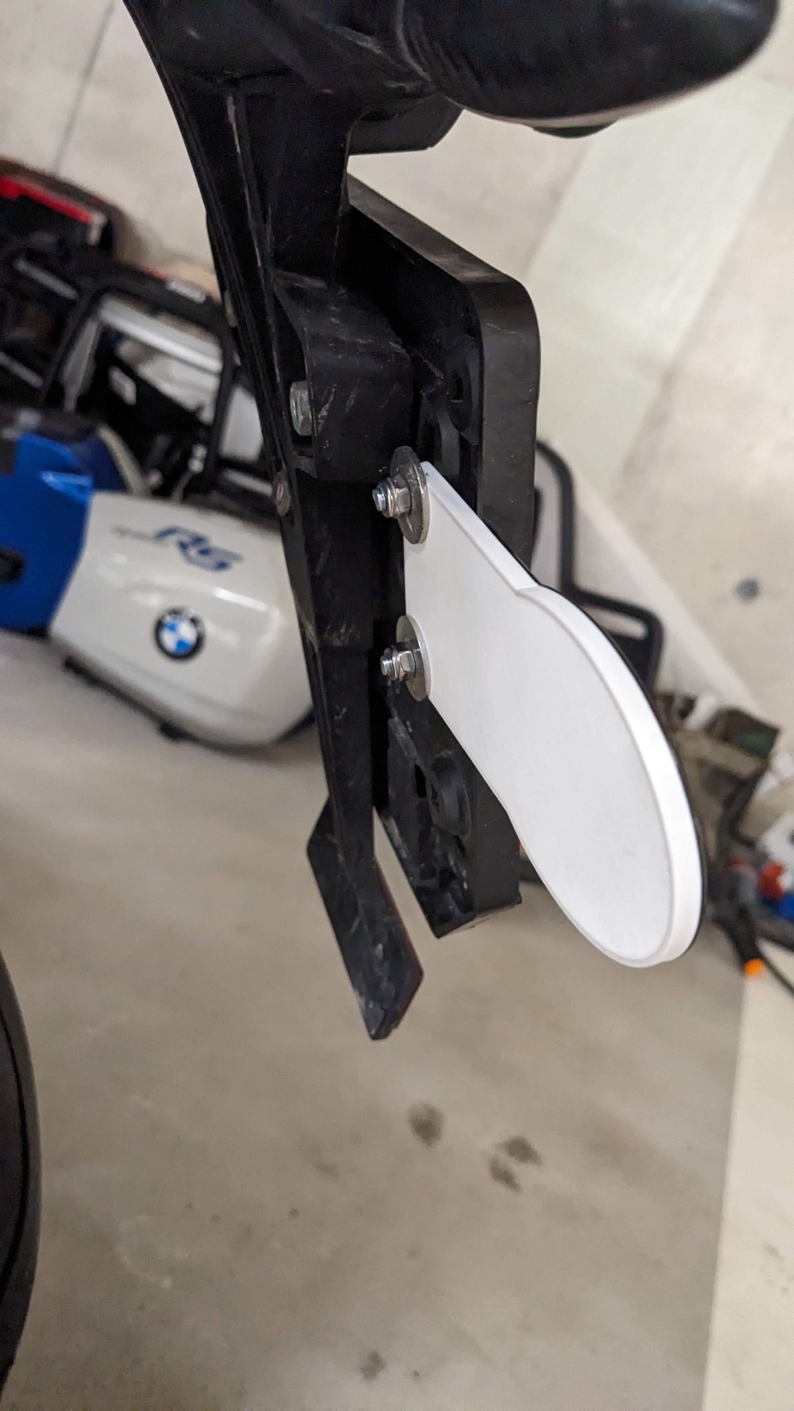 Biển số quốc gia CH cho xe máy