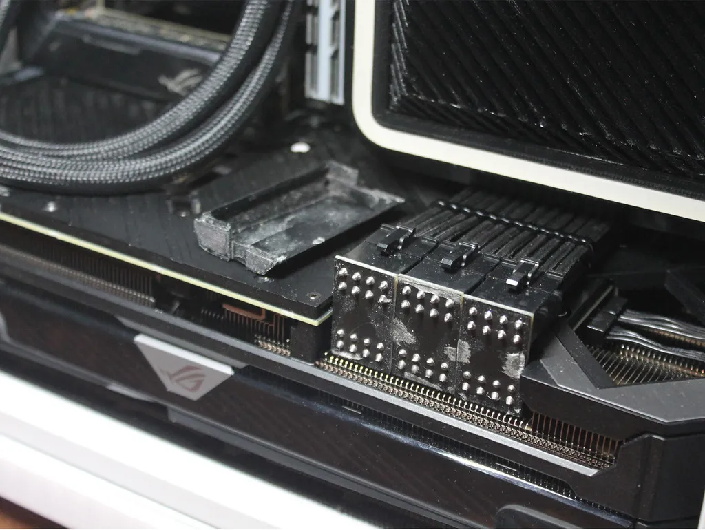 Nắp che đầu nối PCIE 8pin 180° cho GPU