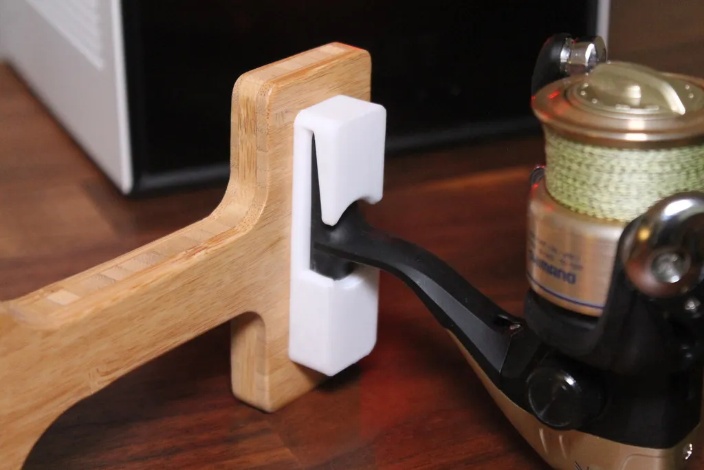 Giá đỡ cuộn câu cá treo tường cho bạn bè