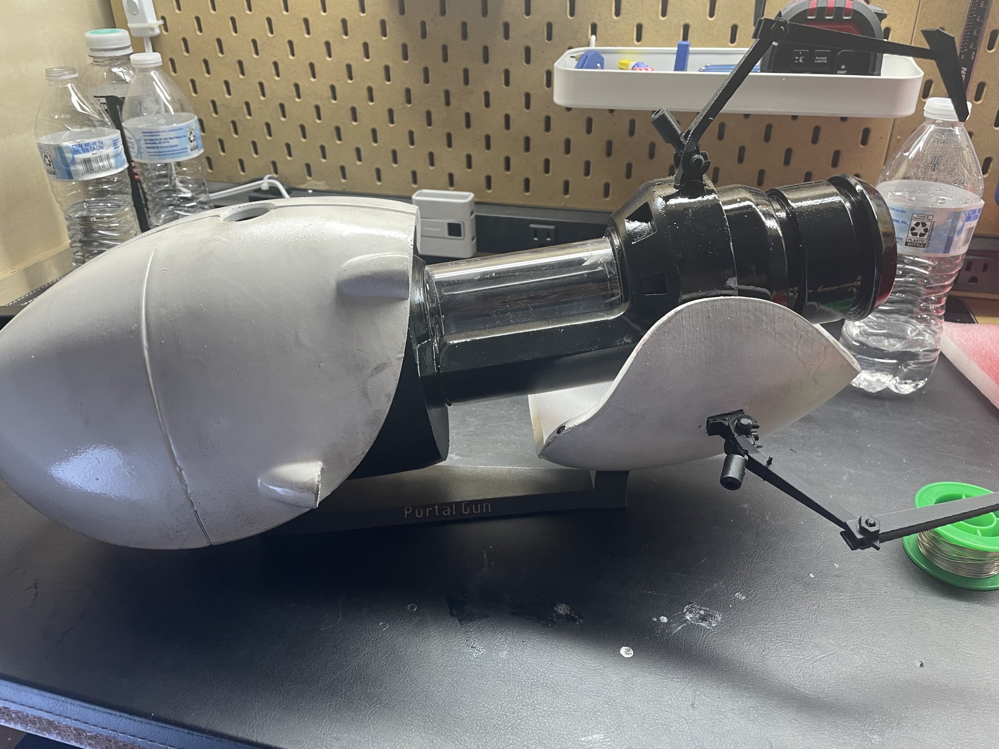 Giá đỡ cho súng cổng Portal Gun