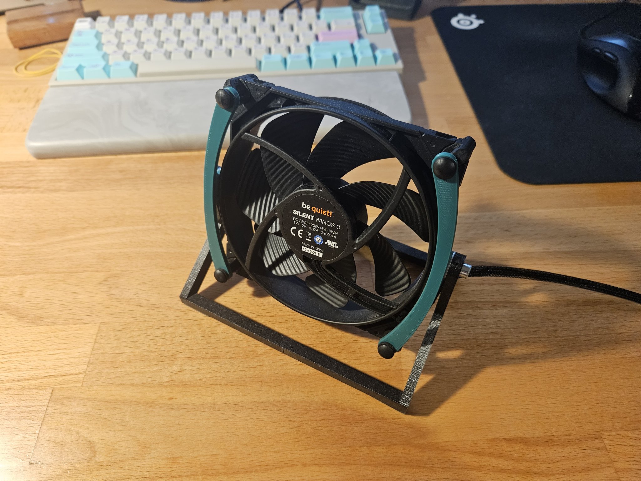 Giá đỡ quạt máy tính 120mm để bàn