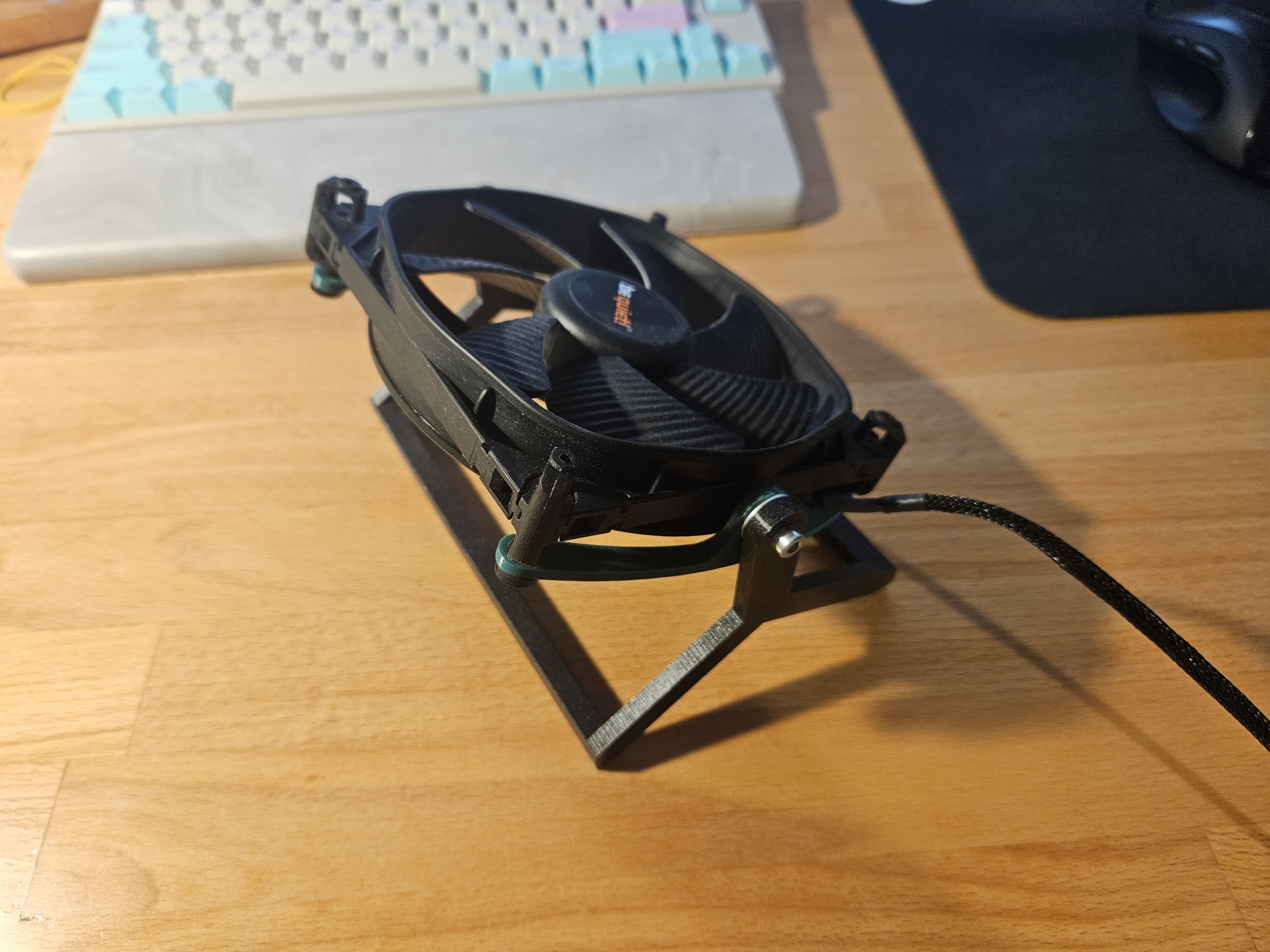 Giá đỡ quạt máy tính 120mm để bàn