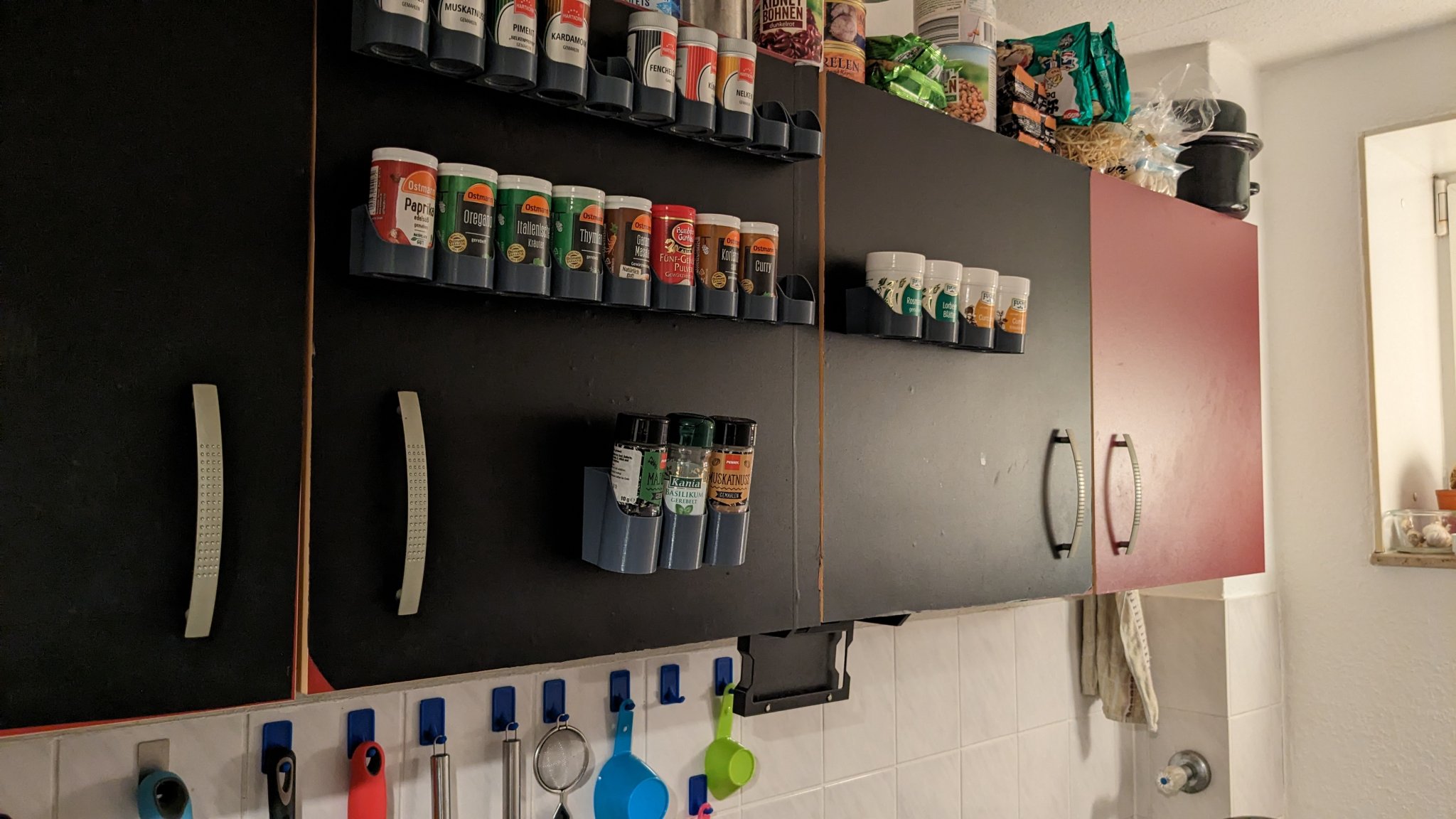 Giá treo gia vị gắn tường cho các thương hiệu gia vị Đức