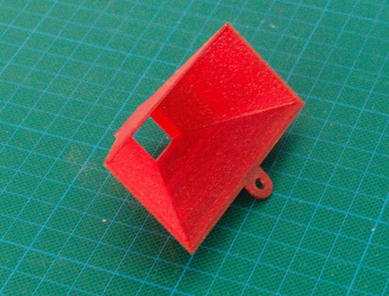 Phễu hình chữ nhật không đối xứng cho hộp linh kiện